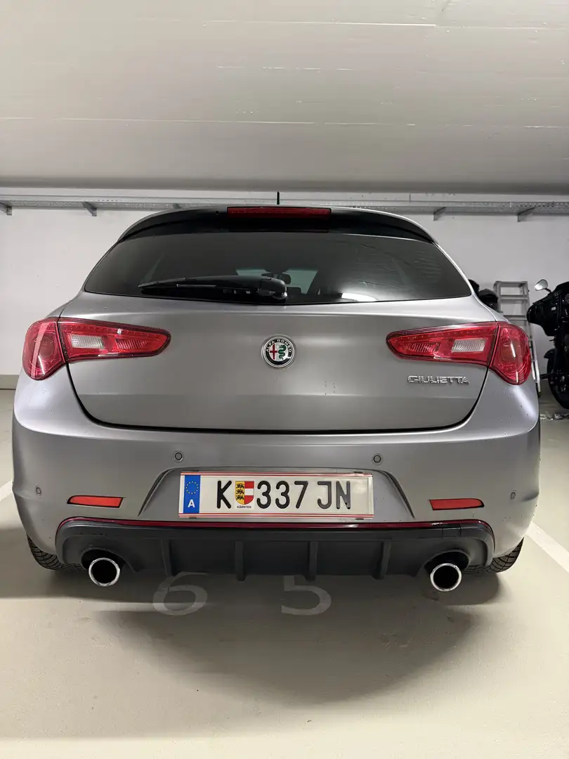 Alfa Romeo Giulietta Veloce 1.750 TBi TCT Grau - 1
