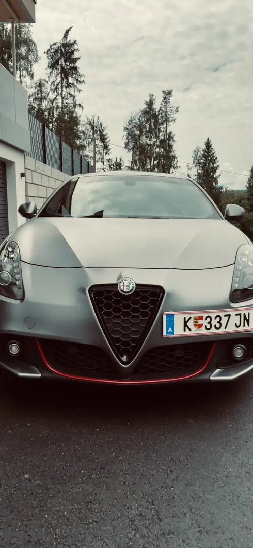Alfa Romeo Giulietta Veloce 1.750 TBi TCT Grau - 2