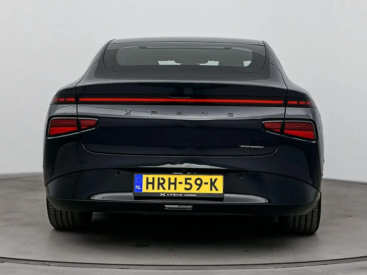 XPENG P7