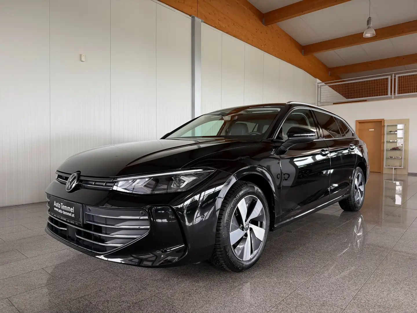 Volkswagen Passat Variant 2.0 TDI 90 kW Business TDI DSG Schwarz - 2