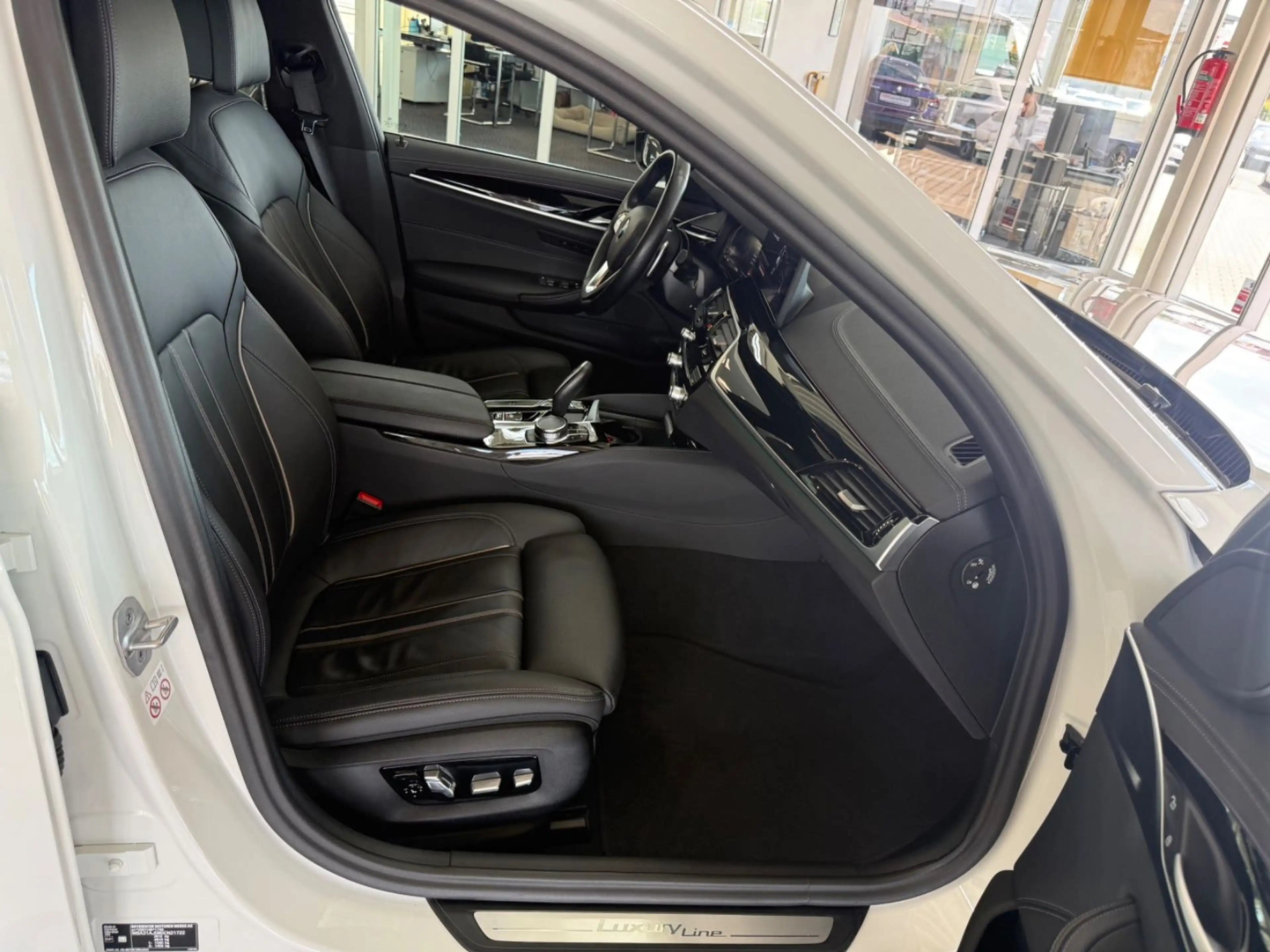 BMW 530 d Touring xDrive Luxury Line AUT./CAM/STANDHE — photo 6