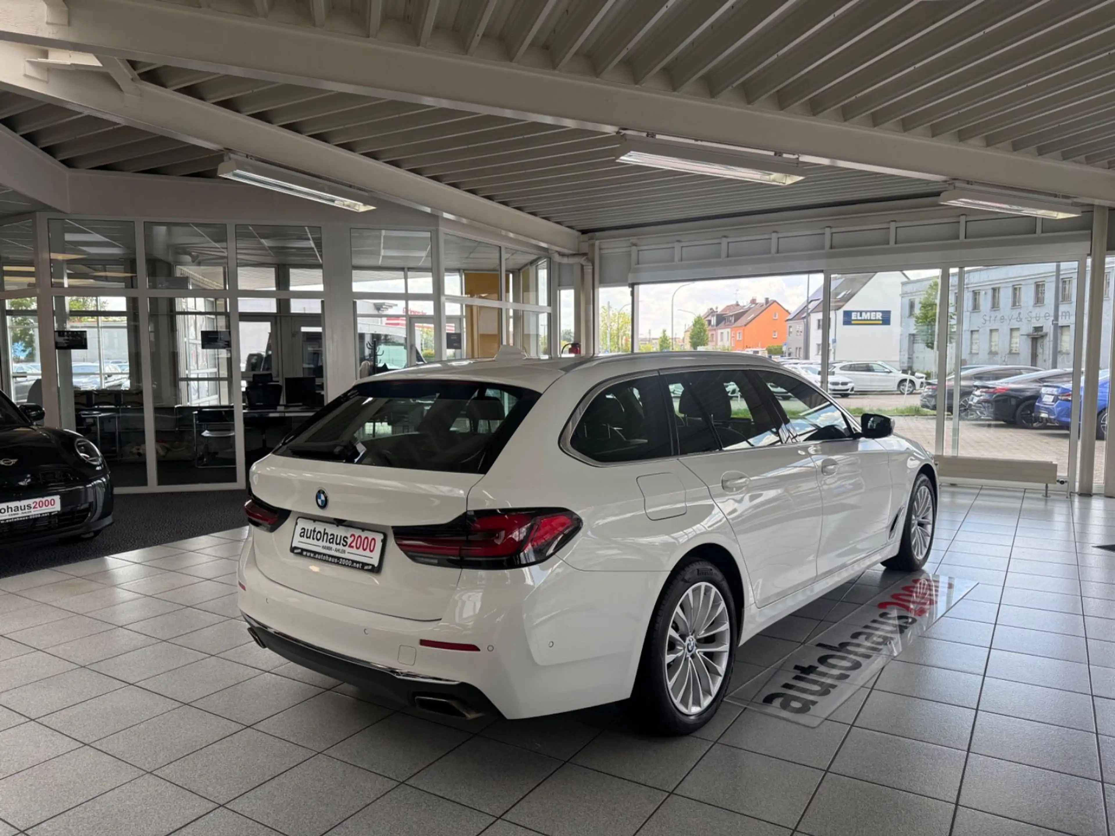 BMW 530 d Touring xDrive Luxury Line AUT./CAM/STANDHE — photo 3