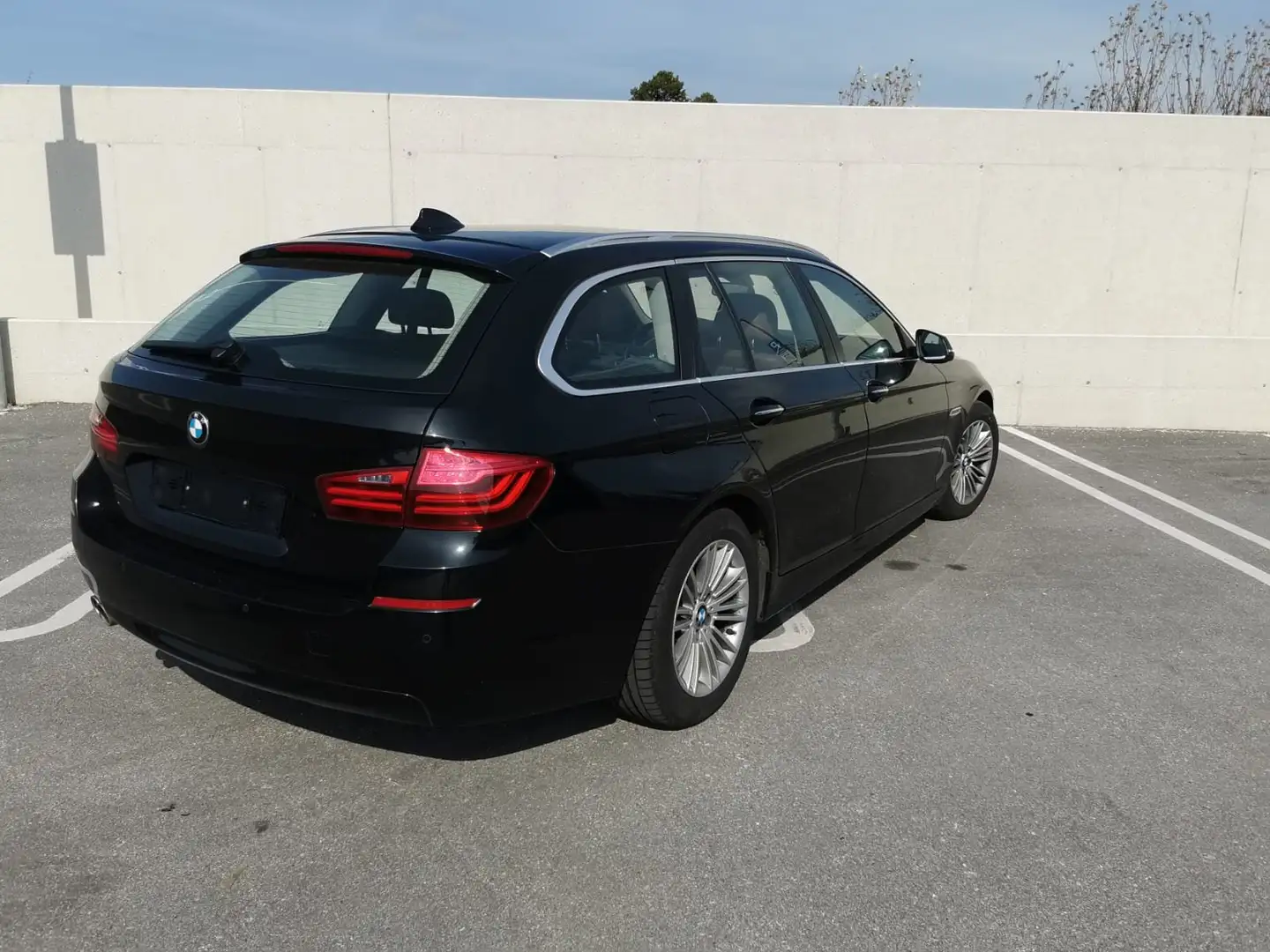 BMW 530 530 xd Touring Schwarz - 1