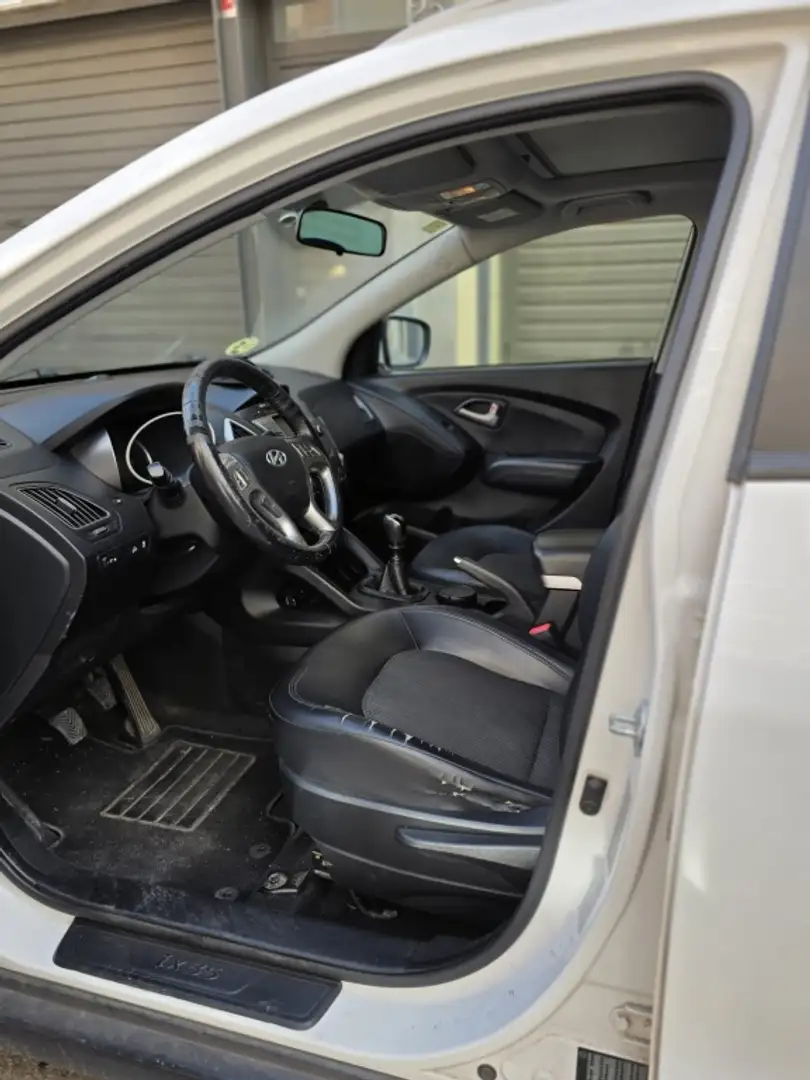 Hyundai iX35 1.7CRDI GL Stadt Sky 4x2 Wit - 2