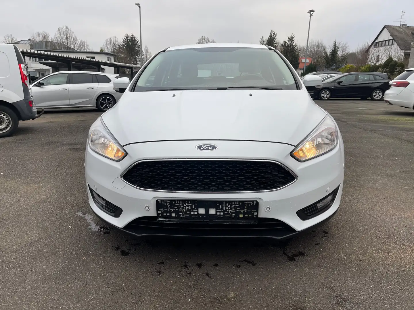 Ford Focus Turnier Business Automatk Neuer Motor Weiß - 1