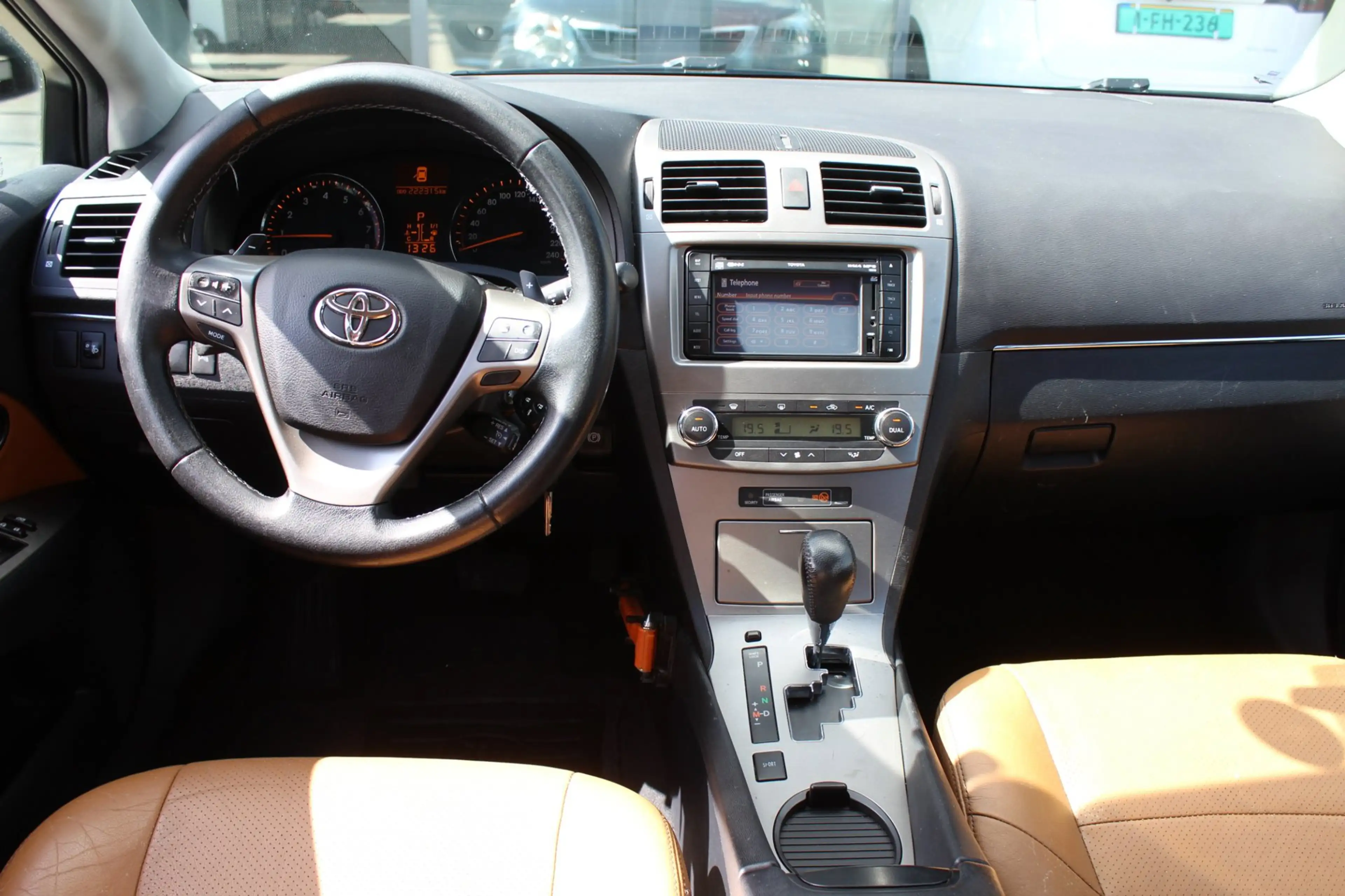 Toyota Avensis 1.8 VVTi Business AUTOMAAT / LEER / TREKHAAK / 1 E — photo 8