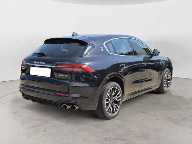 Maserati Grecale view 4