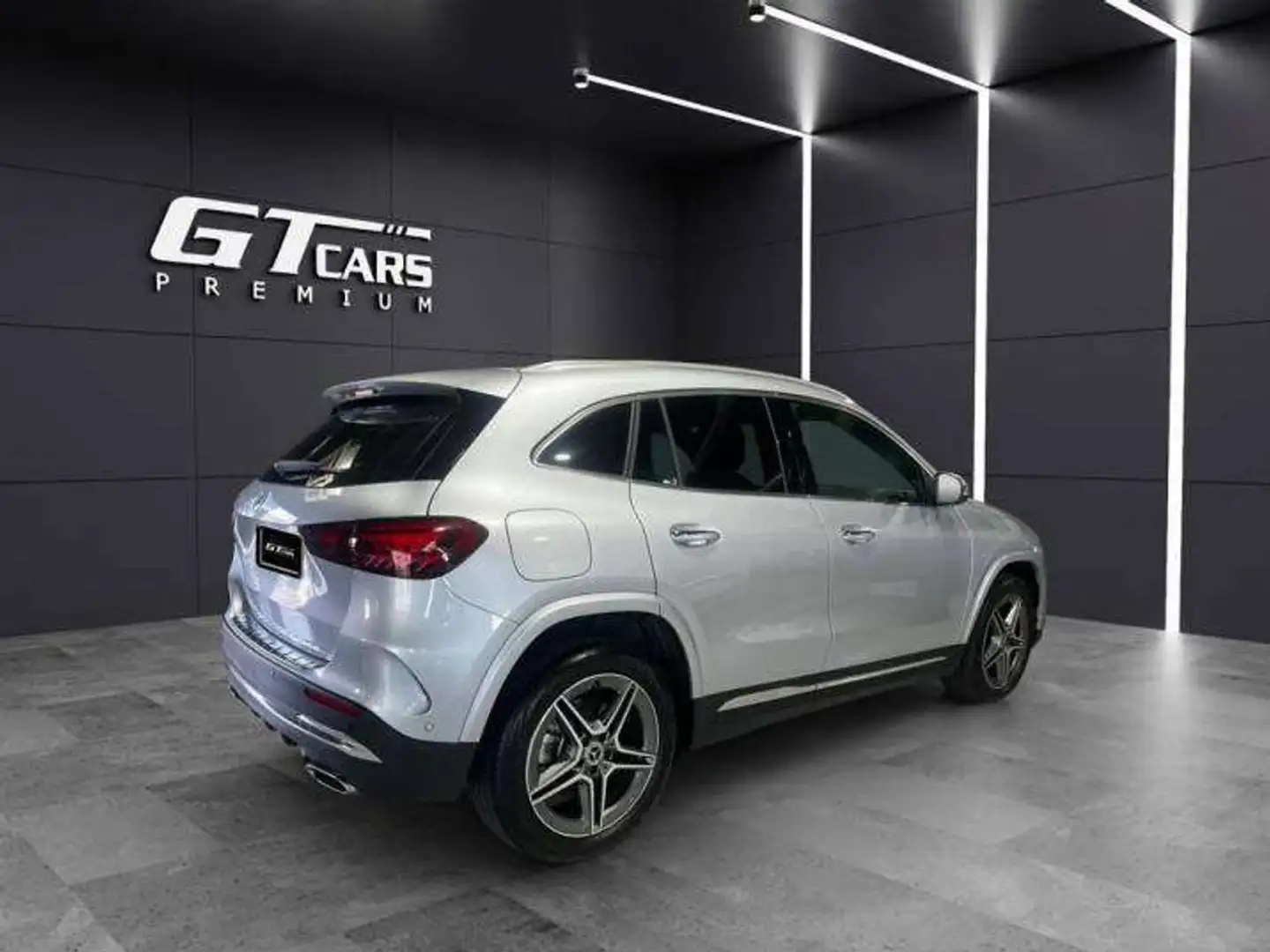 Mercedes-Benz GLA 45 AMG 250e Argent - 2