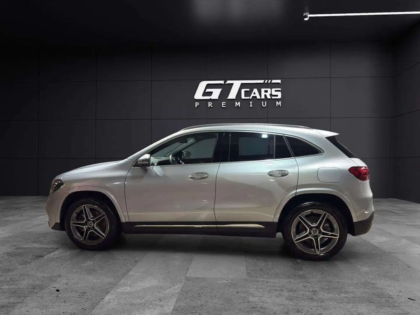 Mercedes-Benz GLA 45 AMG 250e Silber - 2