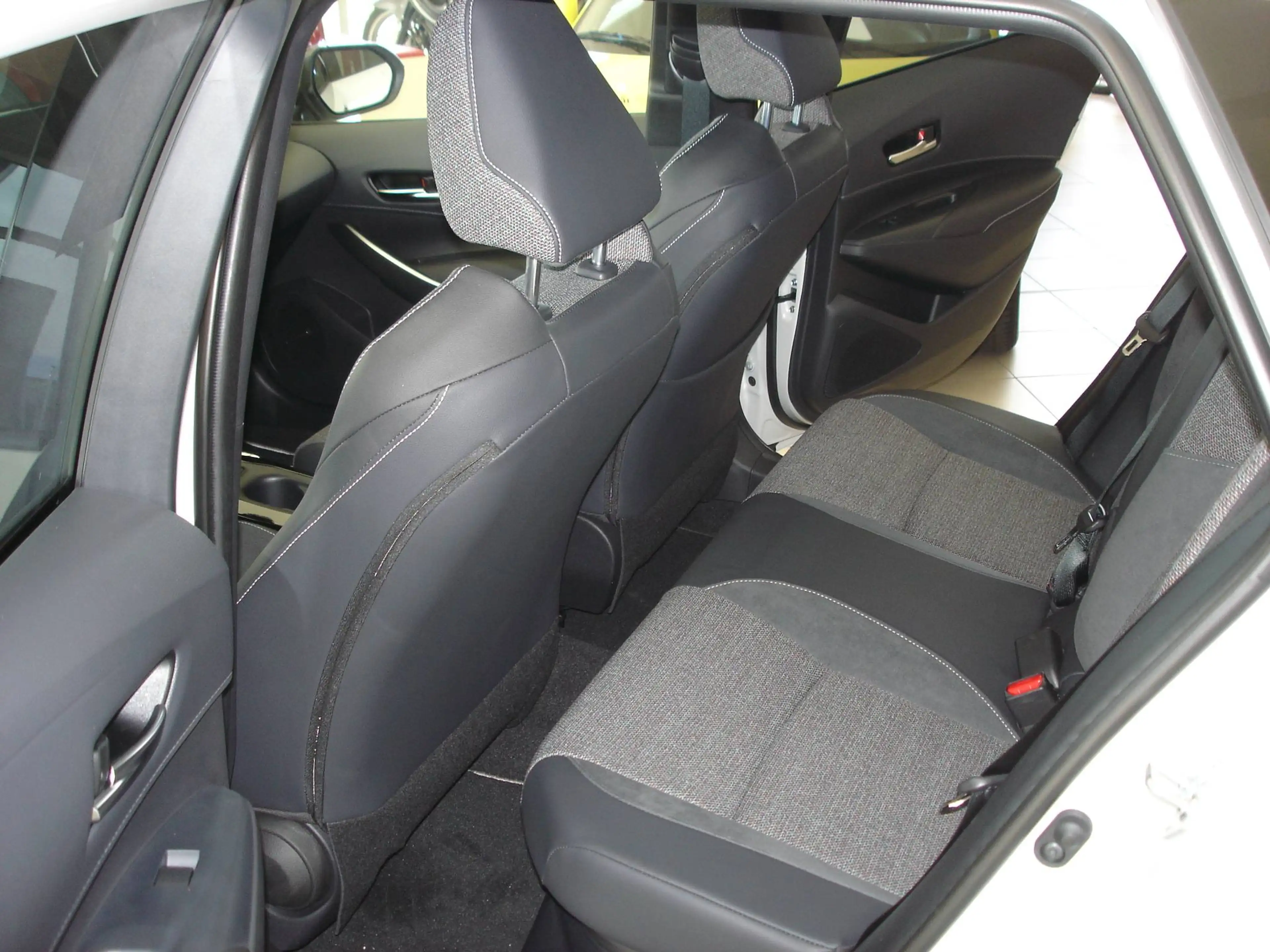 Toyota Corolla Corolla Hybrid 2.0 Hybrid Teamplayer — photo 6
