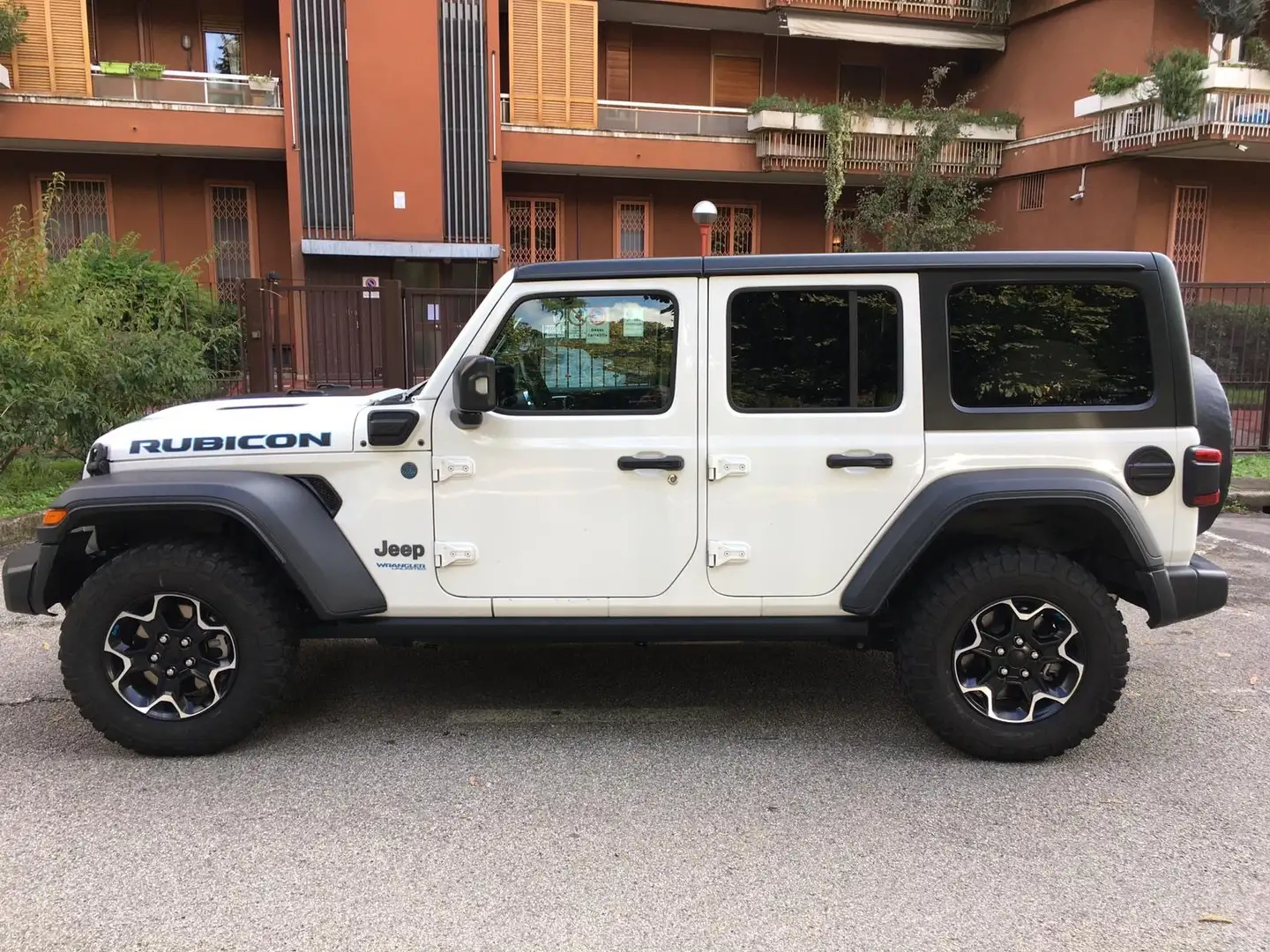 Jeep Wrangler Wrangler Unlimited 2.0 atx phev Rubicon 4xe auto Weiß - 1