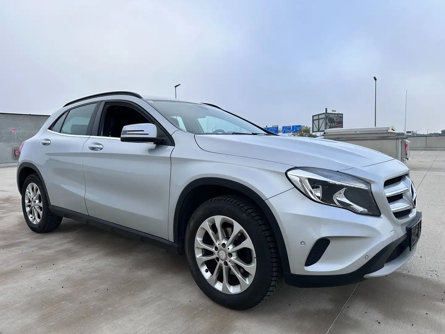 Mercedes-Benz GLA 200 GLA 200CDI 4MATIC Aut.-Pickerl 12/2026 MB Merbag Silber - 2