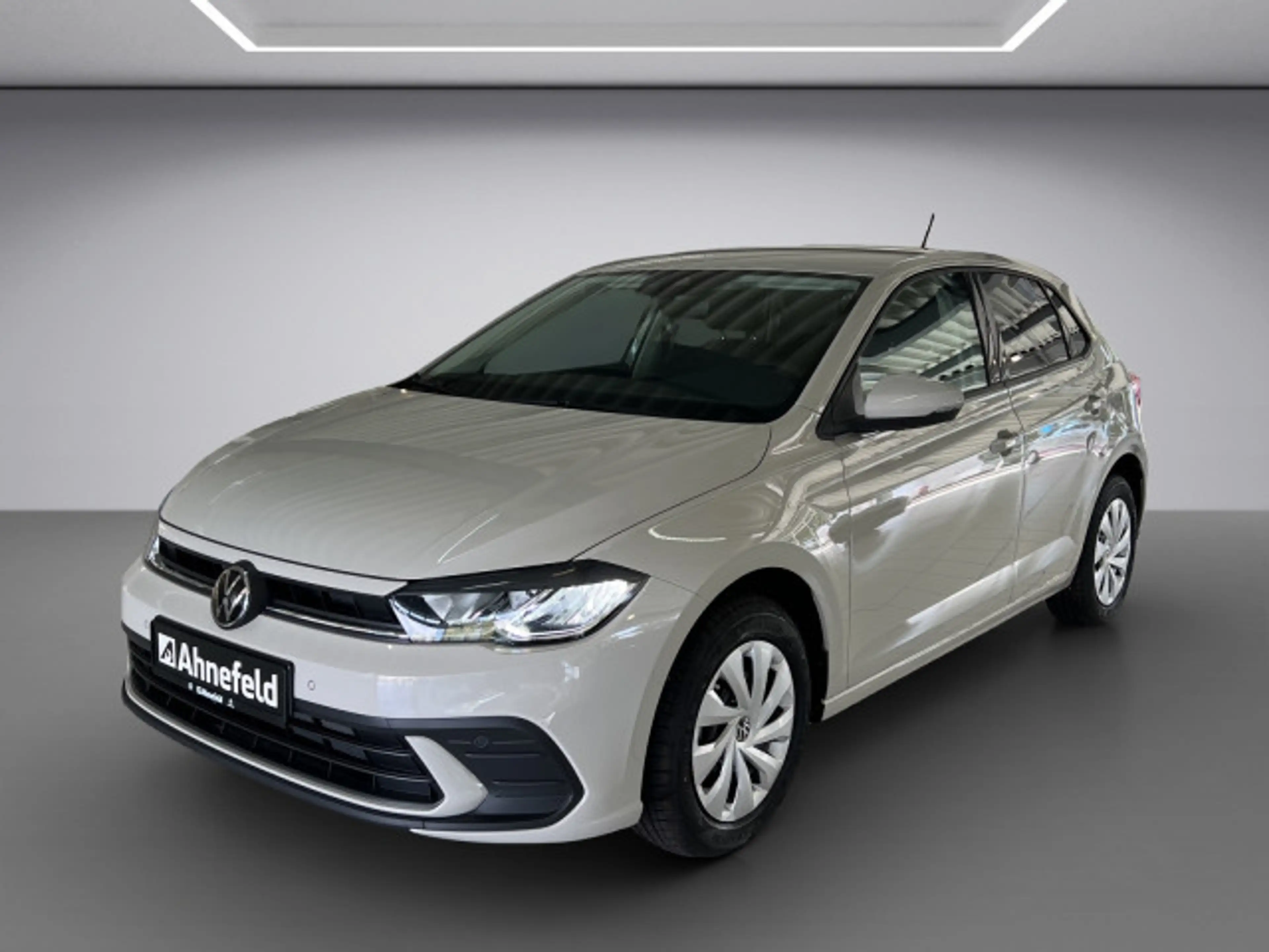 Volkswagen Polo 1,0 TSI DSG — photo 2