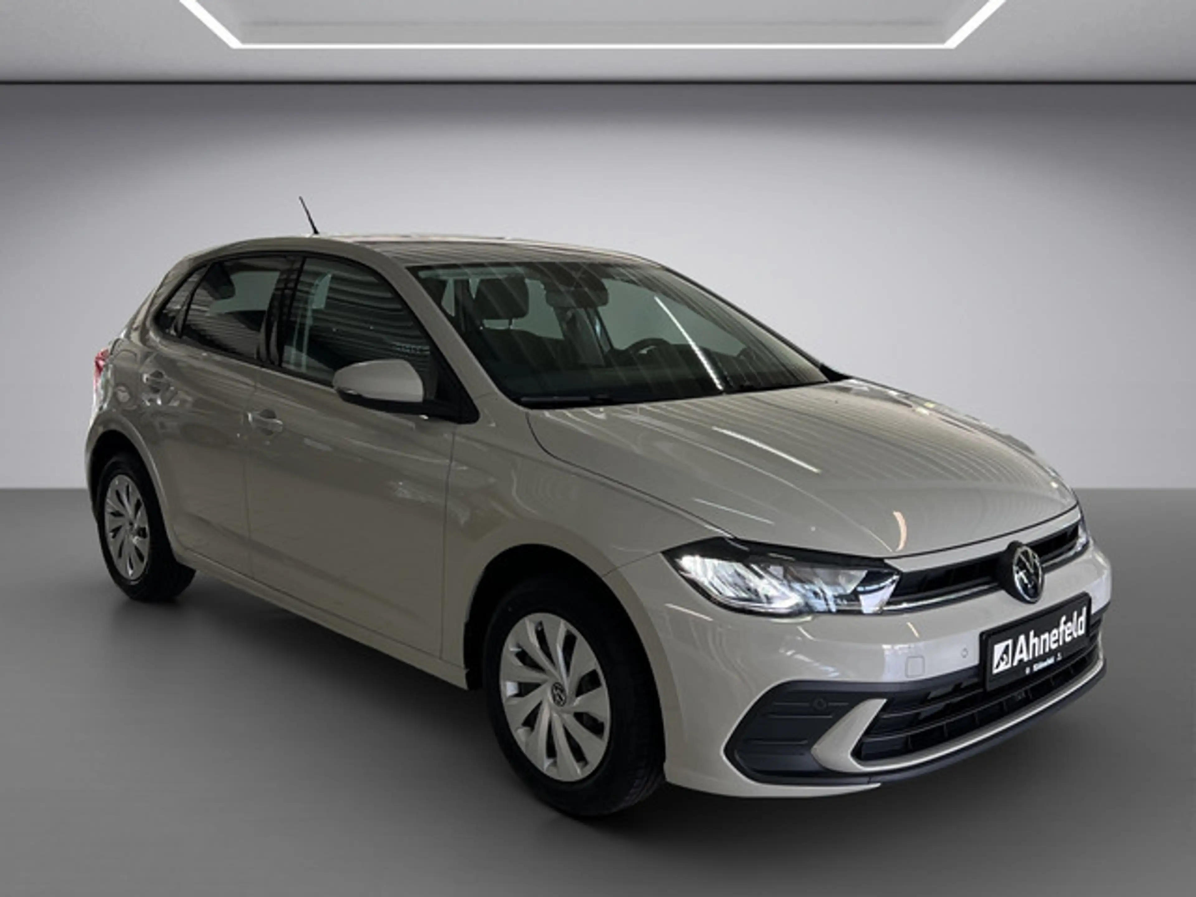 Volkswagen Polo 1,0 TSI DSG — photo 8