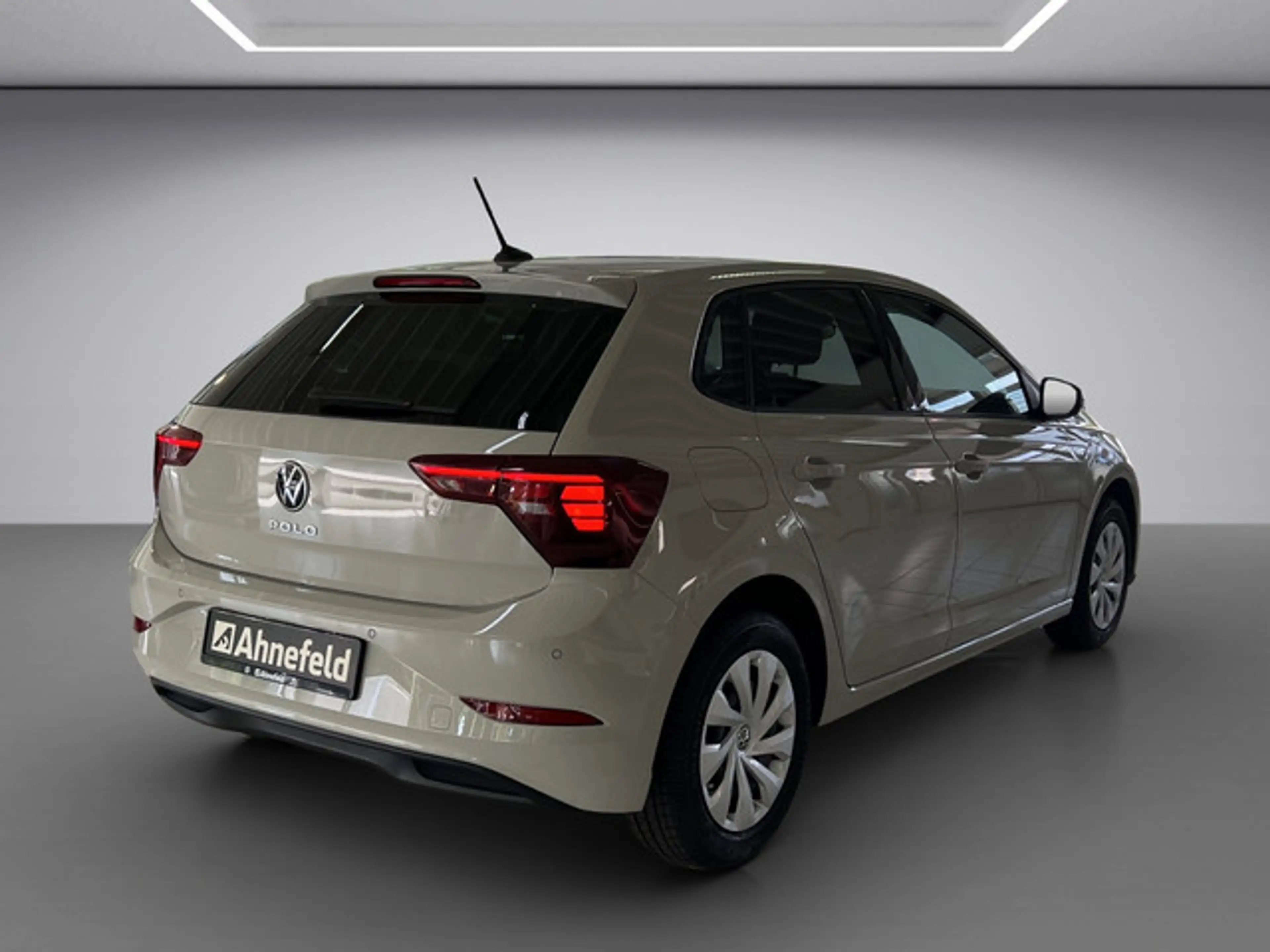 Volkswagen Polo 1,0 TSI DSG — photo 6