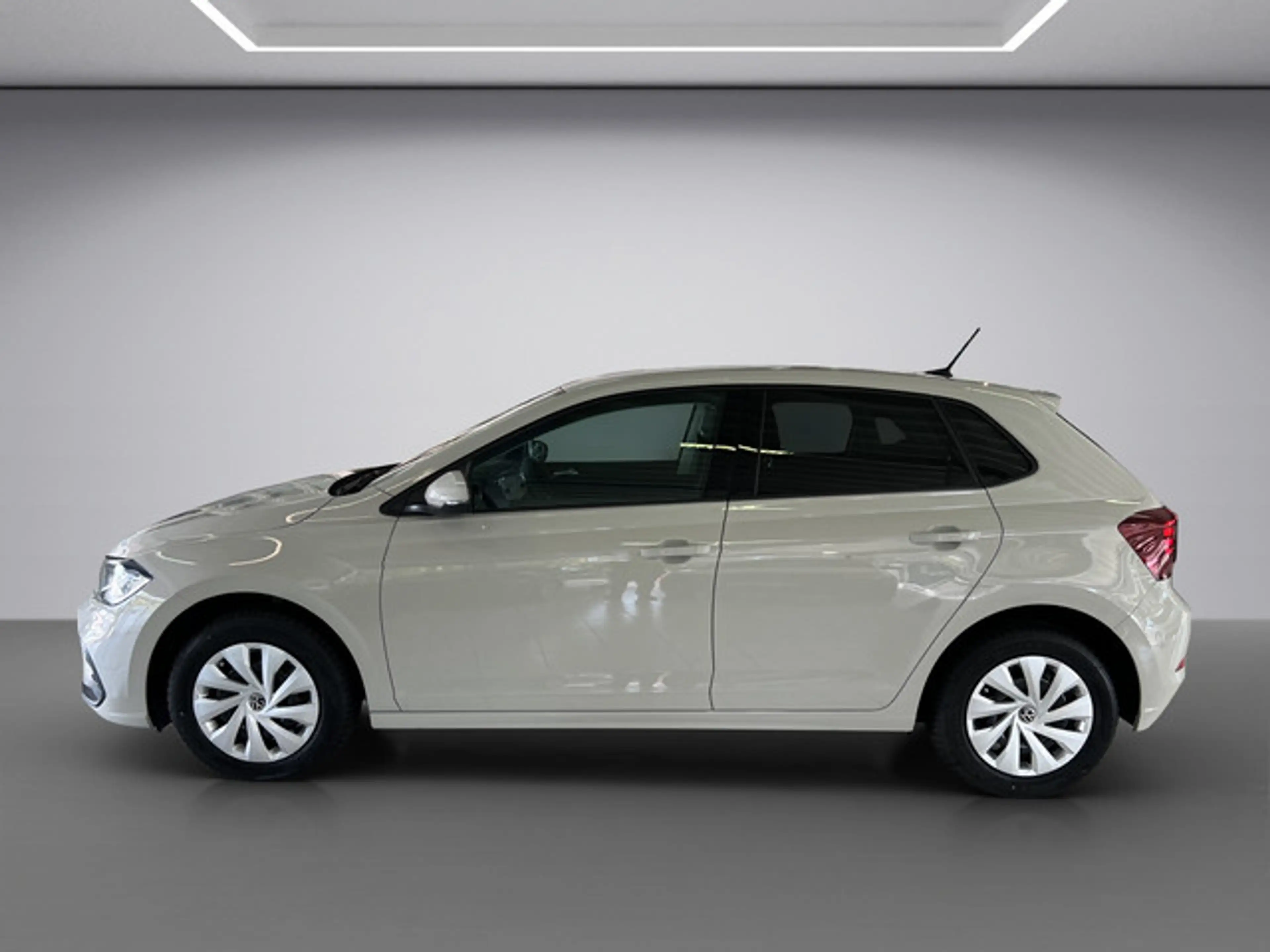 Volkswagen Polo 1,0 TSI DSG — photo 3