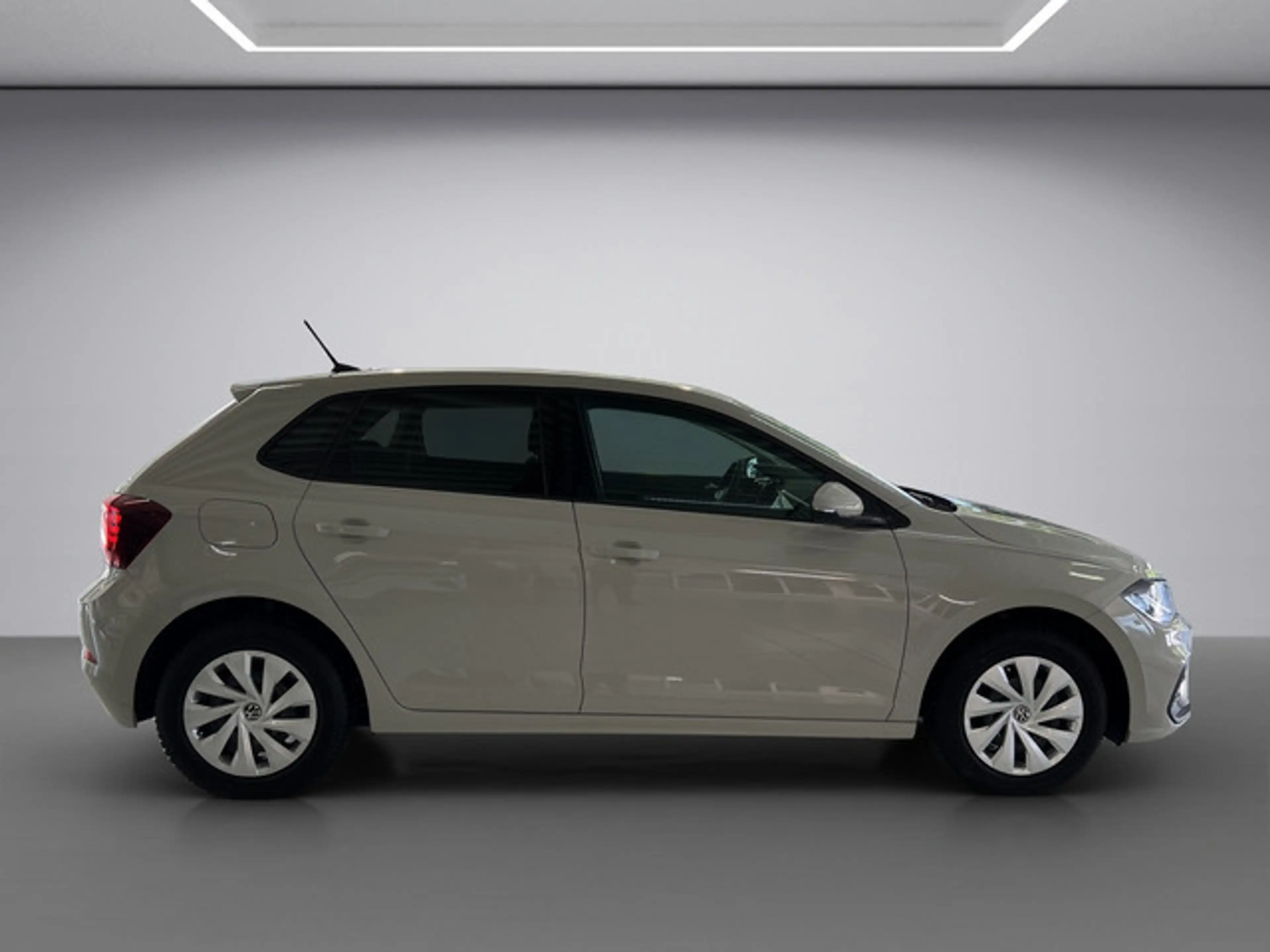 Volkswagen Polo 1,0 TSI DSG — photo 7