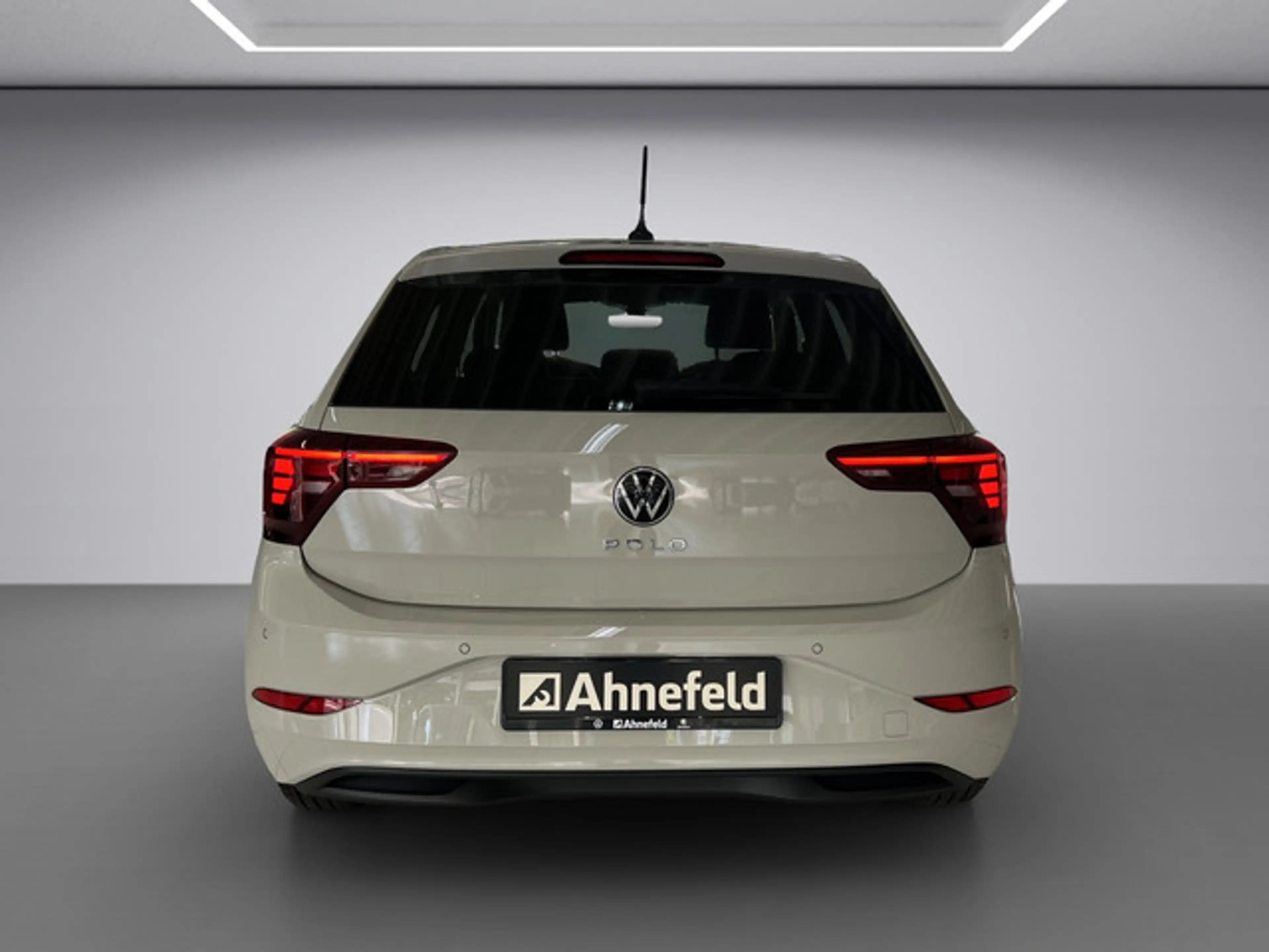Volkswagen Polo 1,0 TSI DSG — photo 5