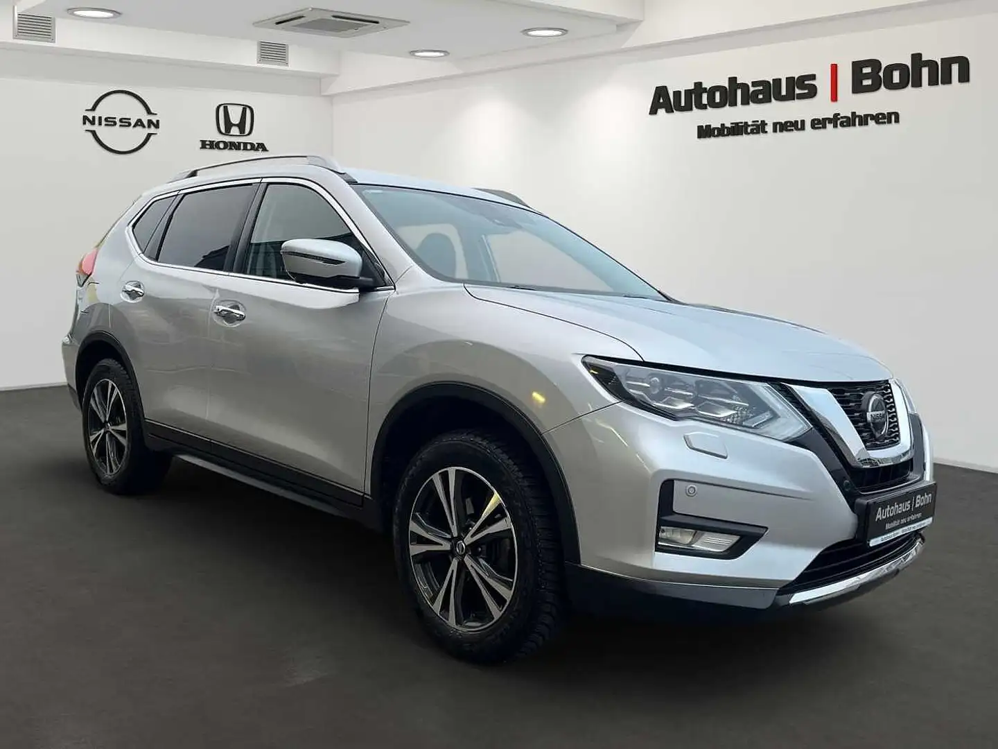 Nissan X-Trail 1.3 DIG-T N-Connecta Silber - 2
