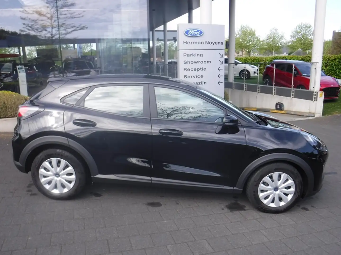 Ford Puma Zwart - 2