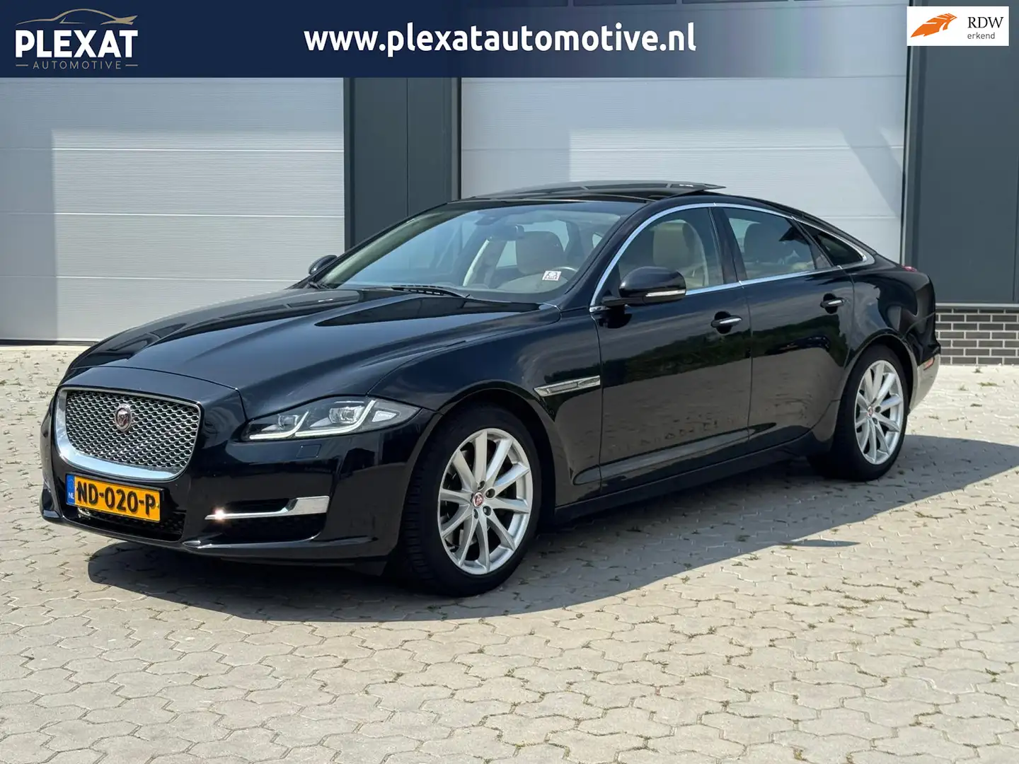 Jaguar XJ 2.0 Luxury Aut. | Origineel Nederlands | Volledig Zwart - 1