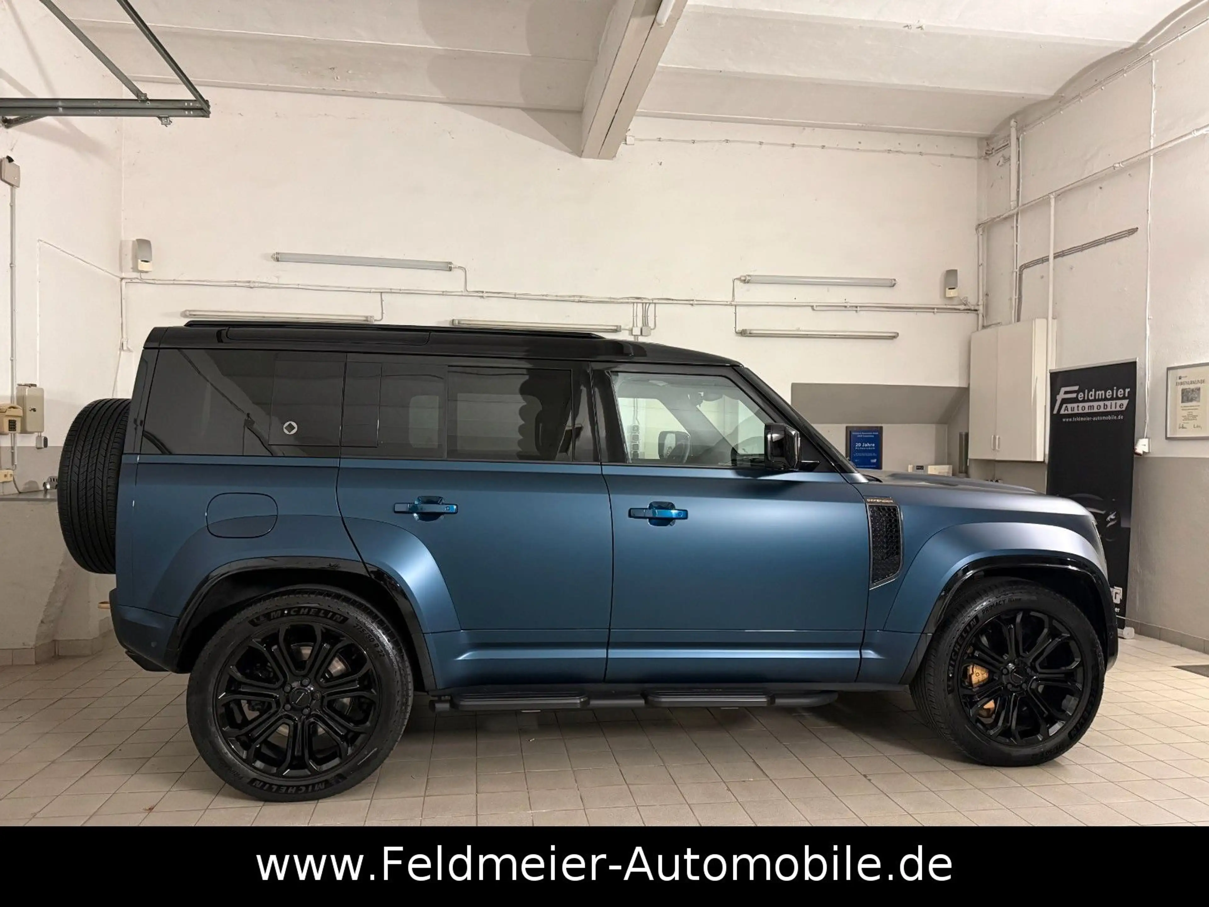 Land Rover Defender 110 OCTA*V8*Edition One*Matt*Carbon*AHK — photo 2