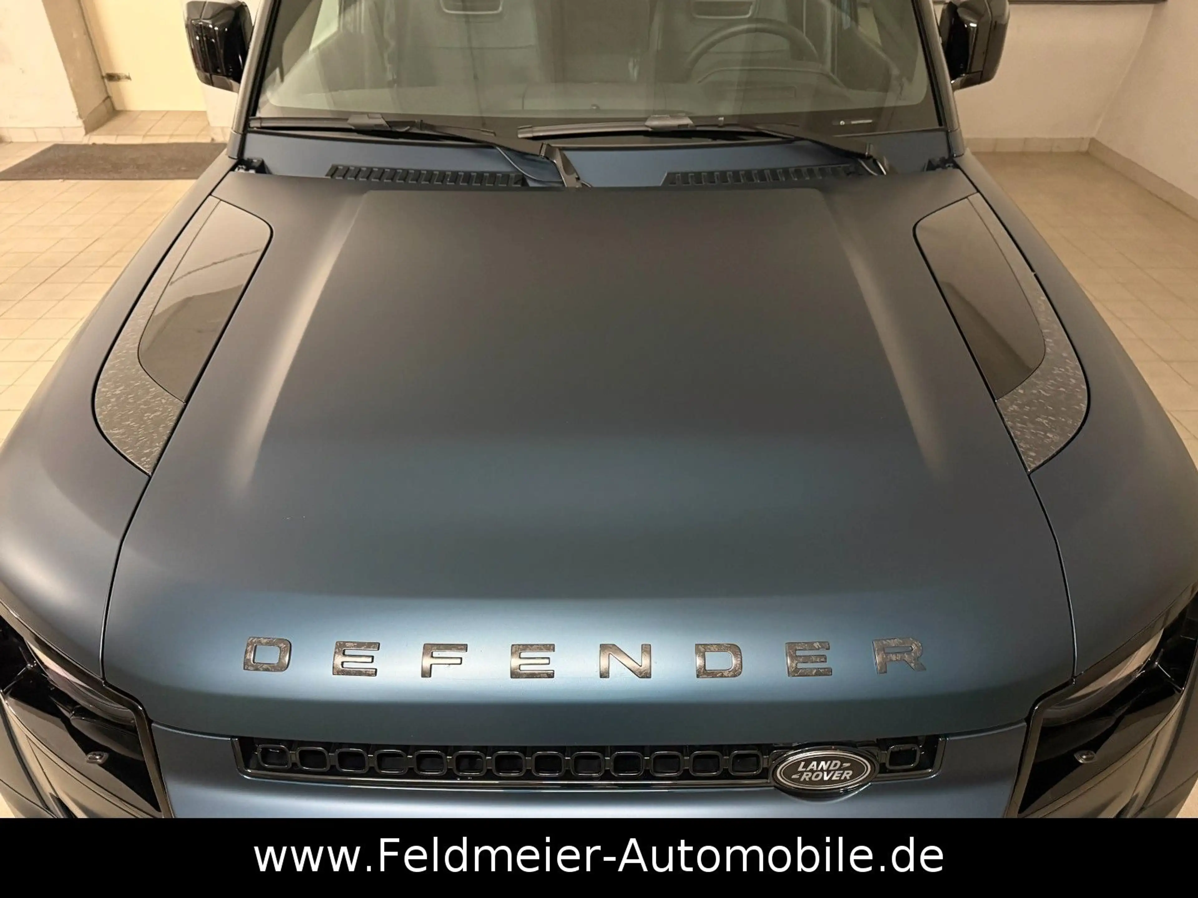 Land Rover Defender 110 OCTA*V8*Edition One*Matt*Carbon*AHK — photo 8