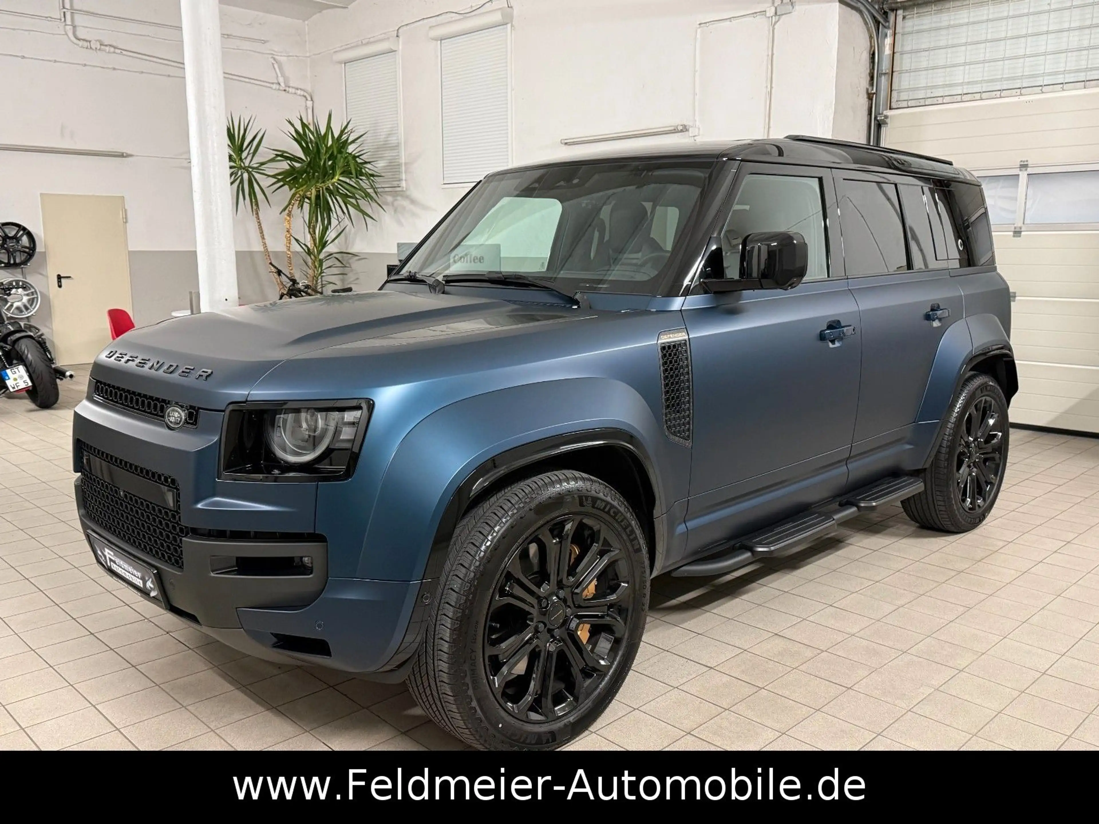 Land Rover Defender 110 OCTA*V8*Edition One*Matt*Carbon*AHK — photo 11