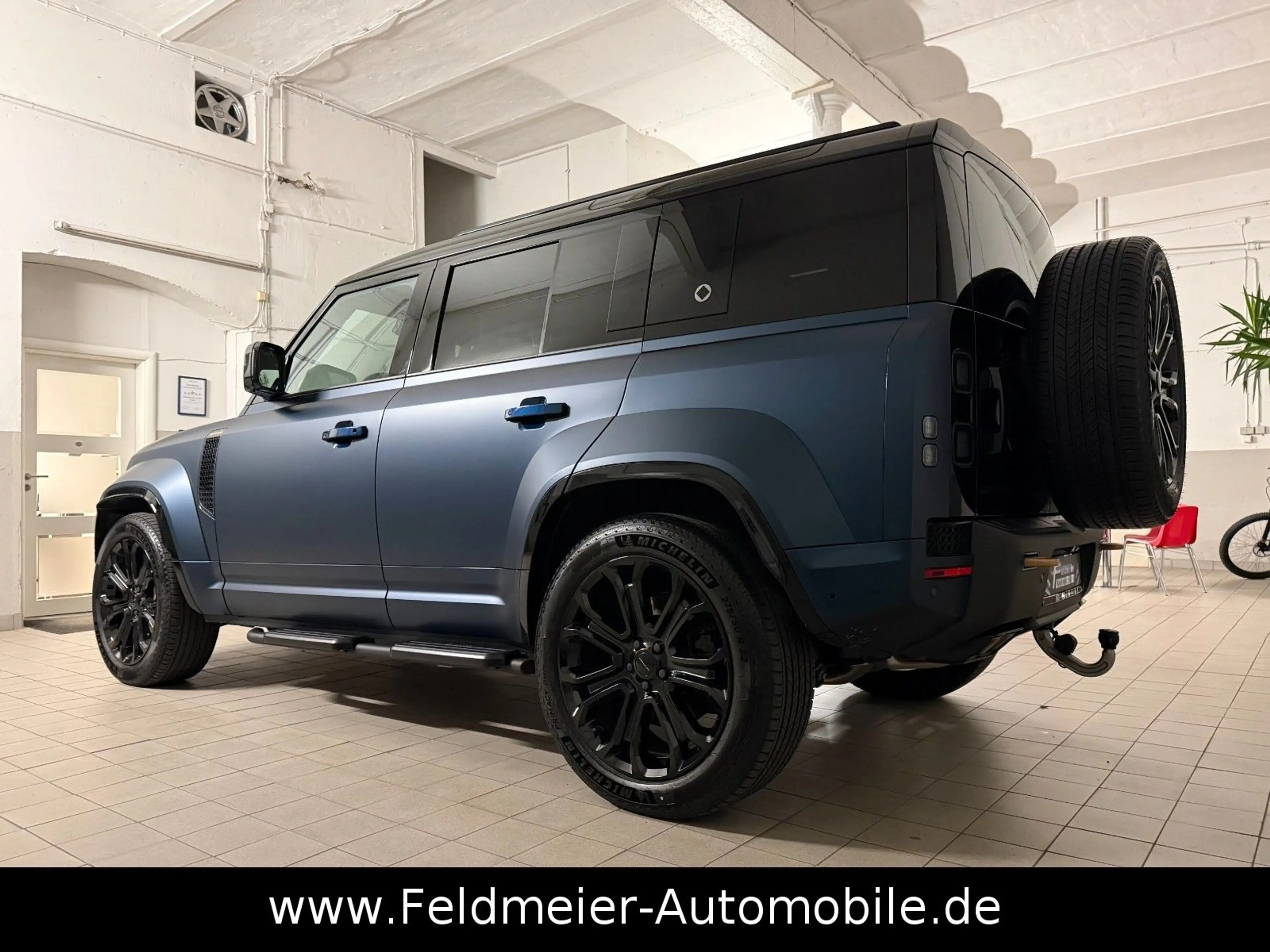 Land Rover Defender 110 OCTA*V8*Edition One*Matt*Carbon*AHK — photo 3