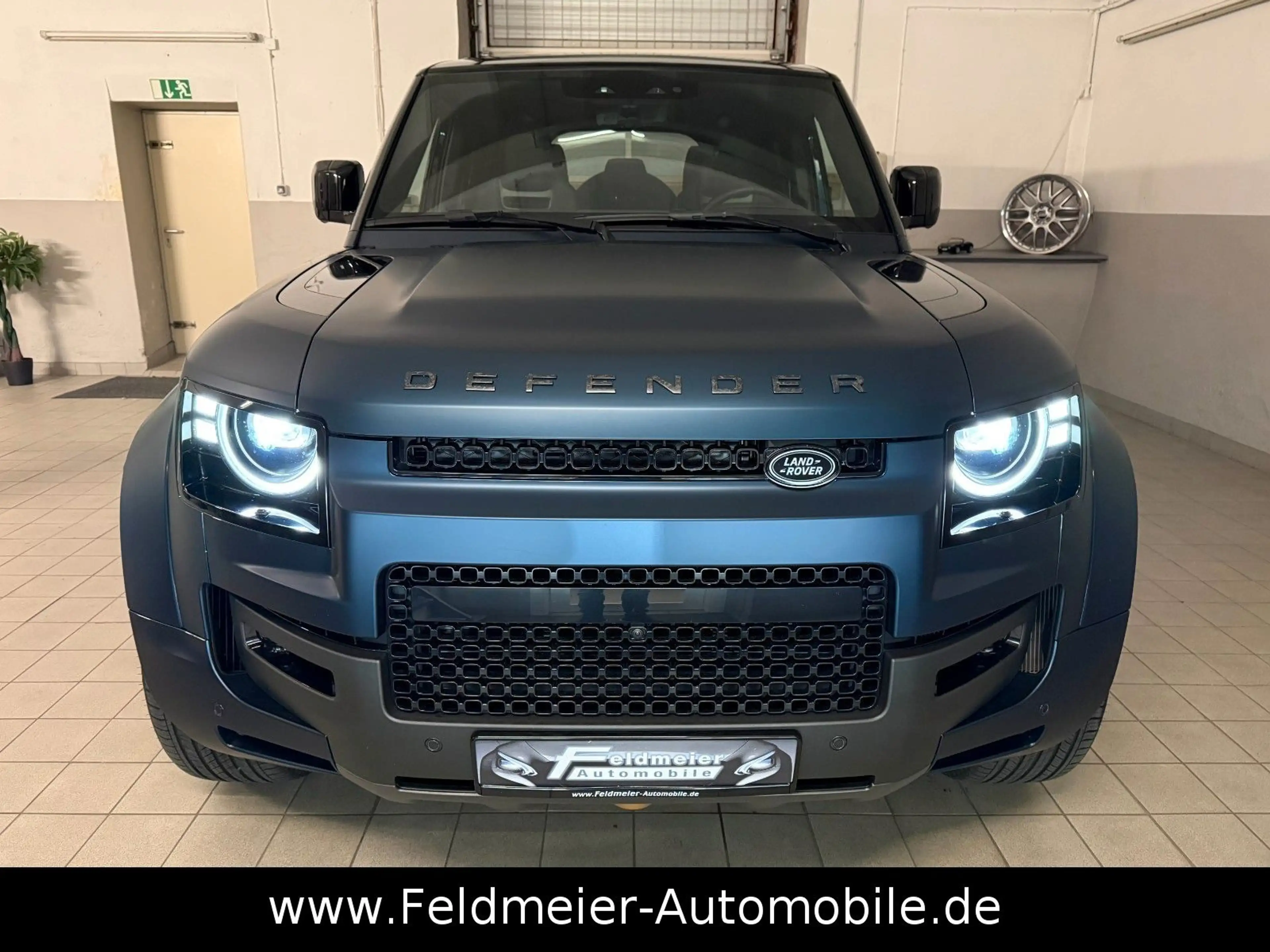 Land Rover Defender 110 OCTA*V8*Edition One*Matt*Carbon*AHK — photo 10