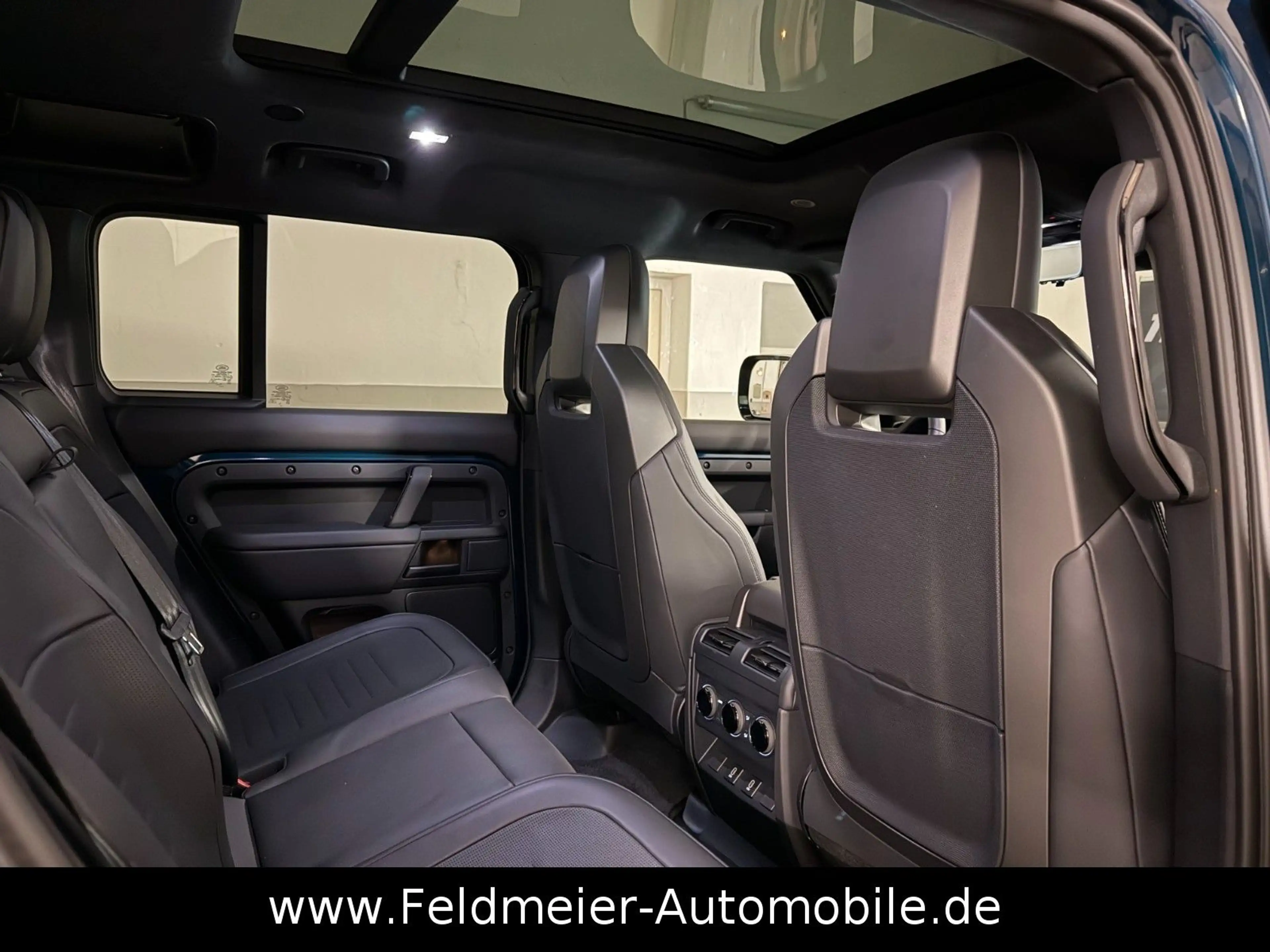 Land Rover Defender 110 OCTA*V8*Edition One*Matt*Carbon*AHK — photo 9