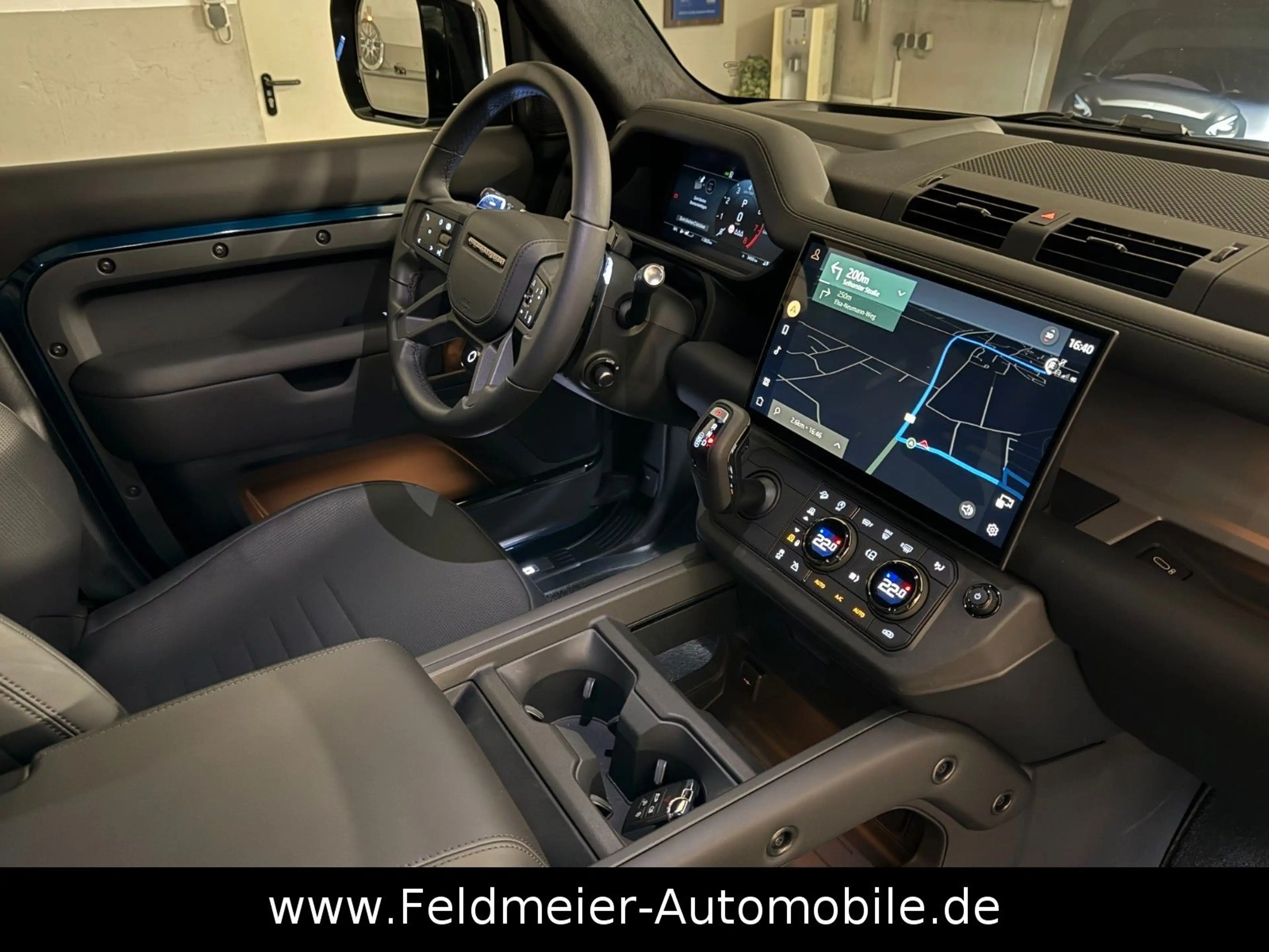 Land Rover Defender 110 OCTA*V8*Edition One*Matt*Carbon*AHK — photo 6