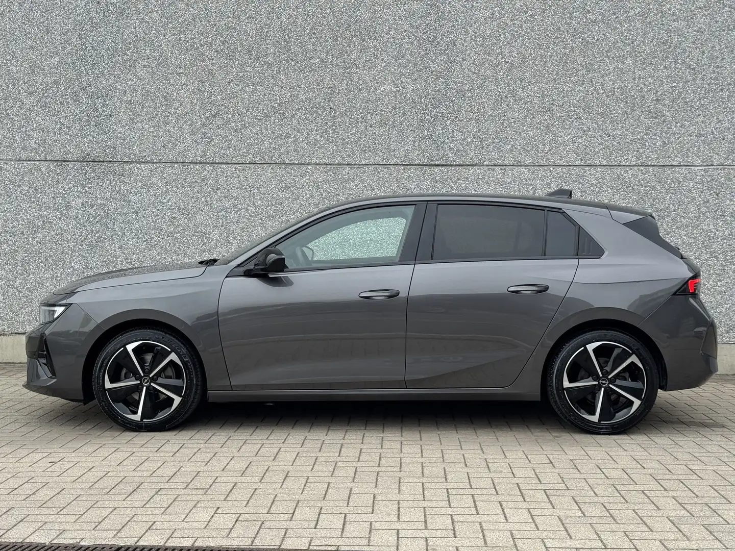 Opel Astra 1.2T 130PK AUT. GS 360CAM/GPS/WINTERPACK/KEYLESS Grijs - 2