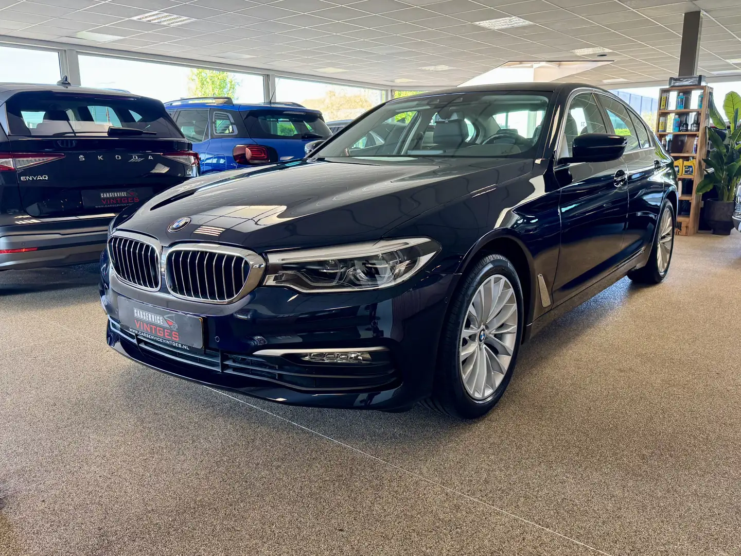 BMW 520 5-serie 520i High Executive Camera, Navi, Comfort Blauw - 1