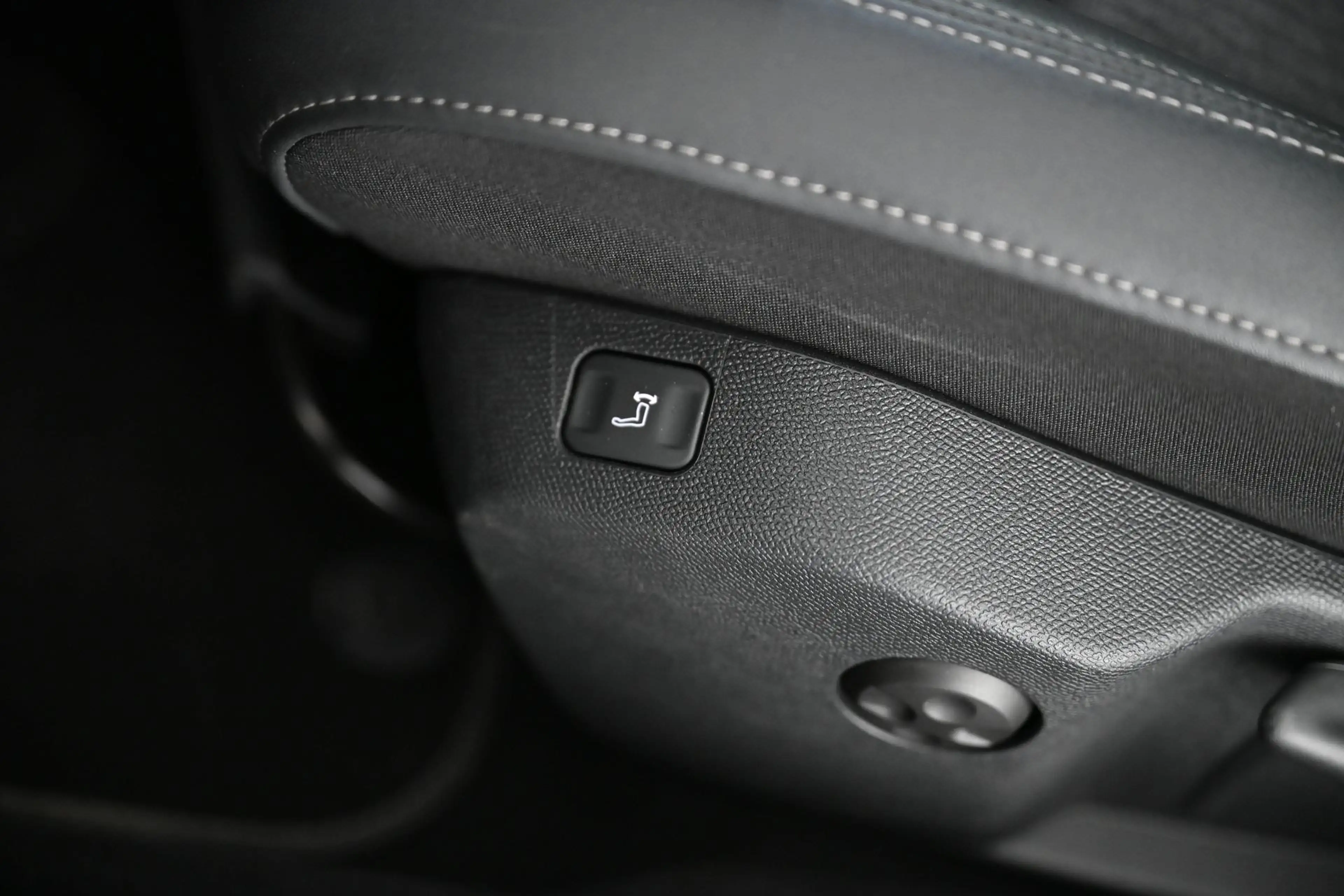 Peugeot 508 1.6 Hybrid 225 Allure Pack EAT8 HA Pickerl NEU — photo 34