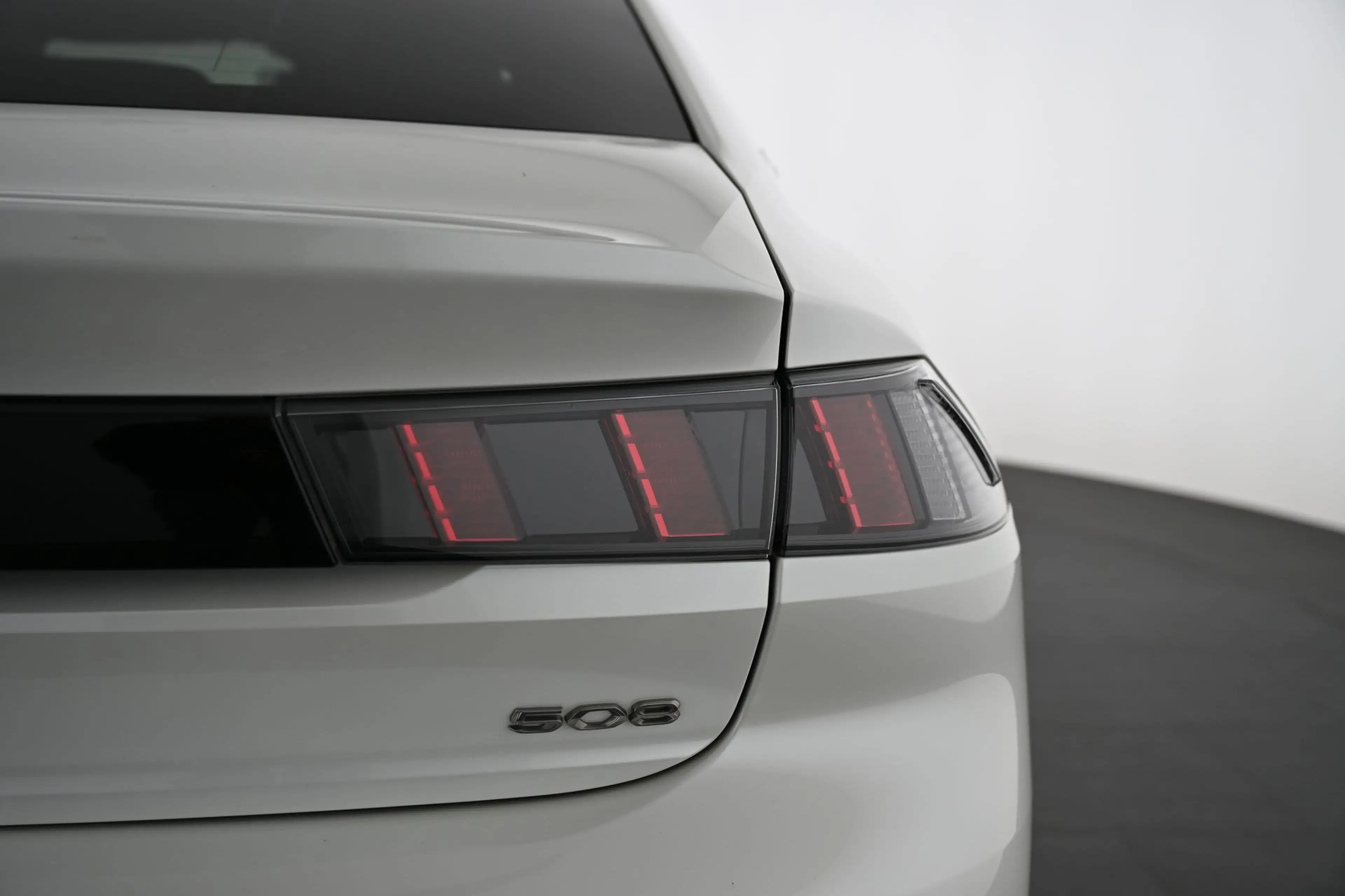 Peugeot 508 1.6 Hybrid 225 Allure Pack EAT8 HA Pickerl NEU — photo 14