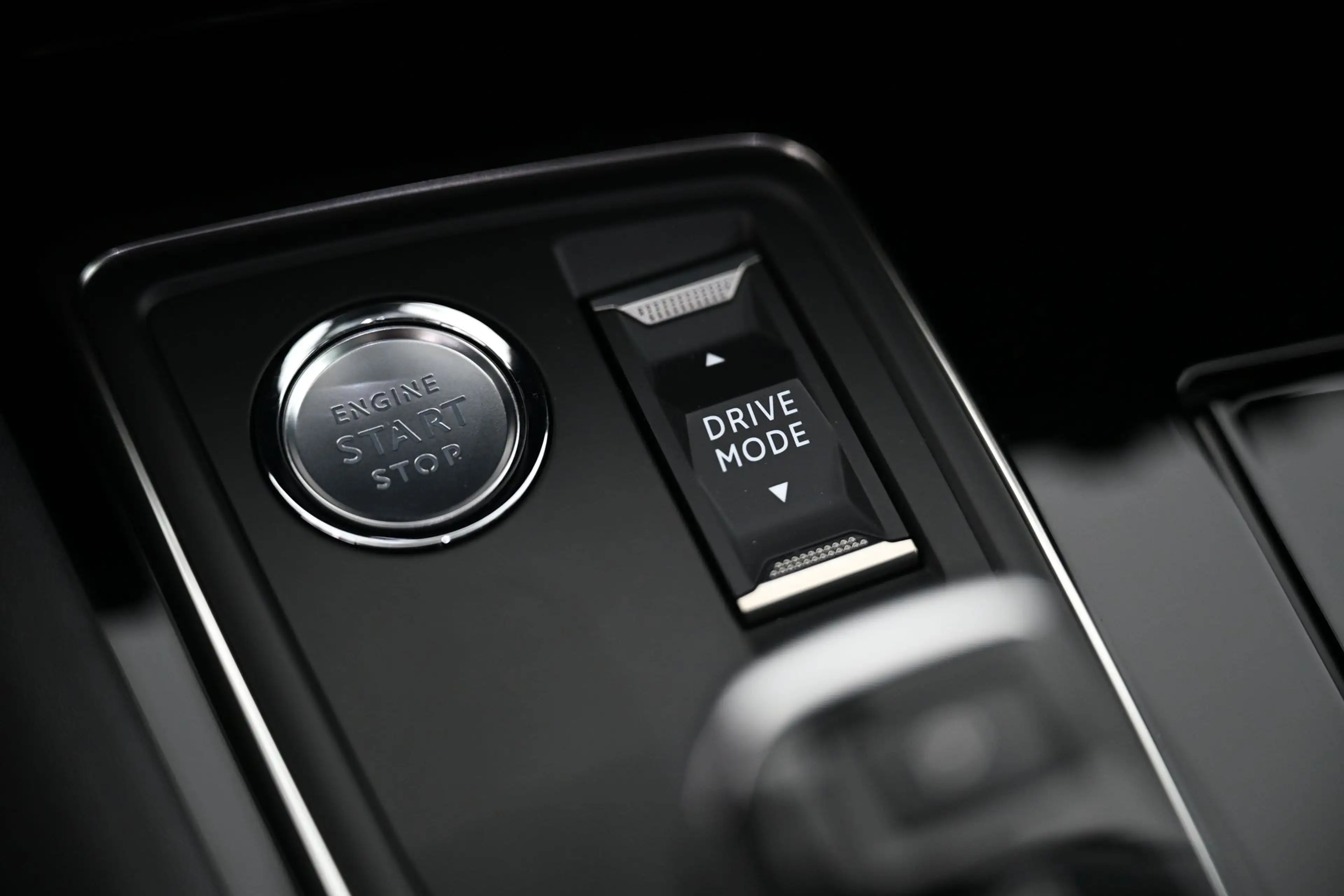 Peugeot 508 1.6 Hybrid 225 Allure Pack EAT8 HA Pickerl NEU — photo 29