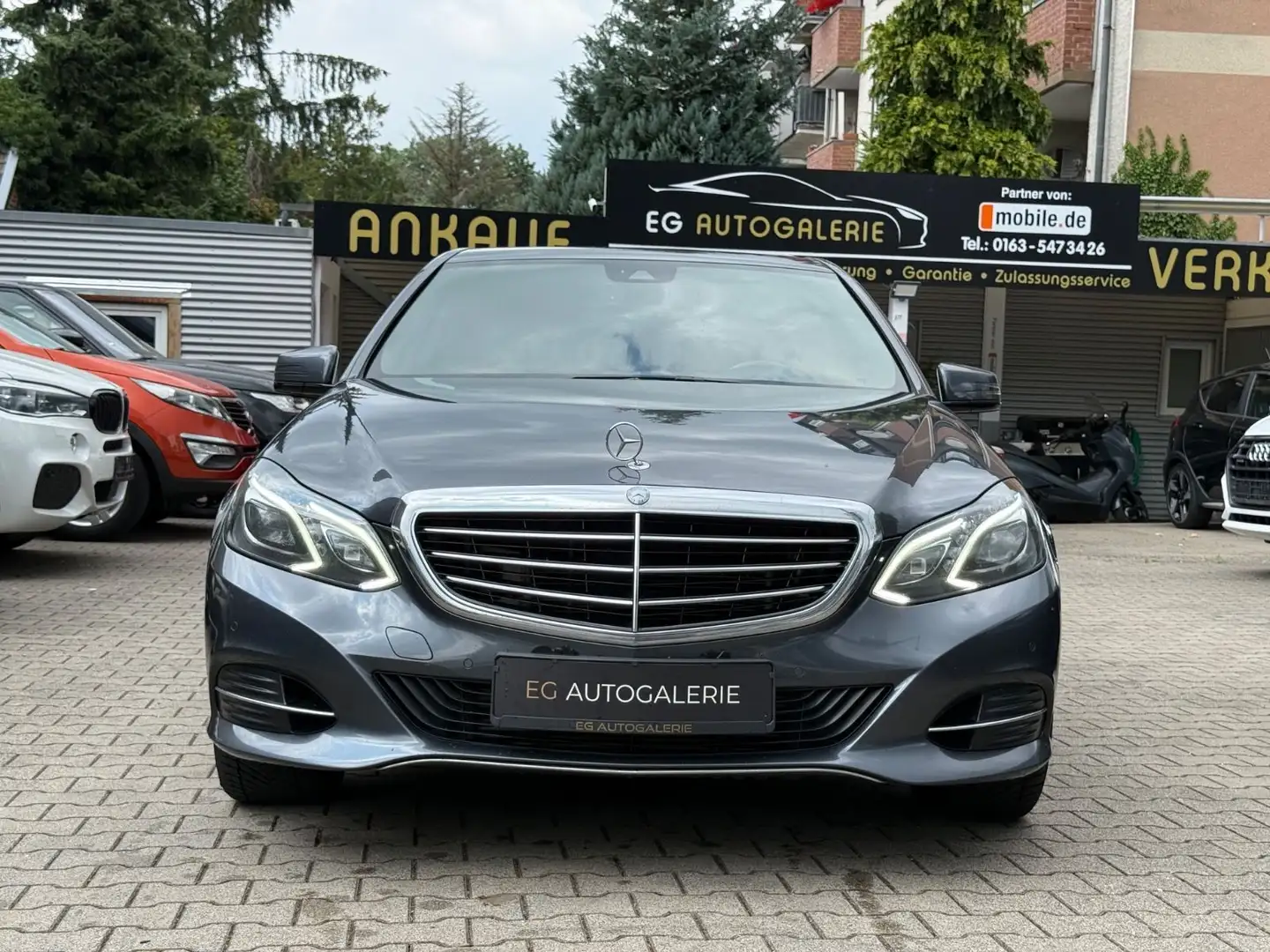 Mercedes-Benz E 220 Lim. BlueTec *PANO*INSP-NEU*LED*SHZ* Grau - 2