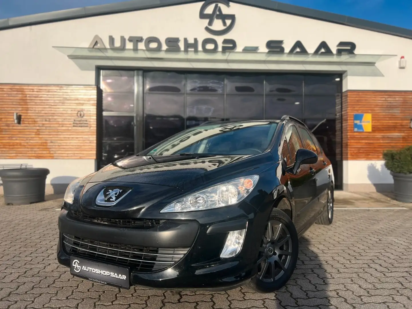 Peugeot 308 SW Tendance, inkl. Dachbox Schwarz - 1
