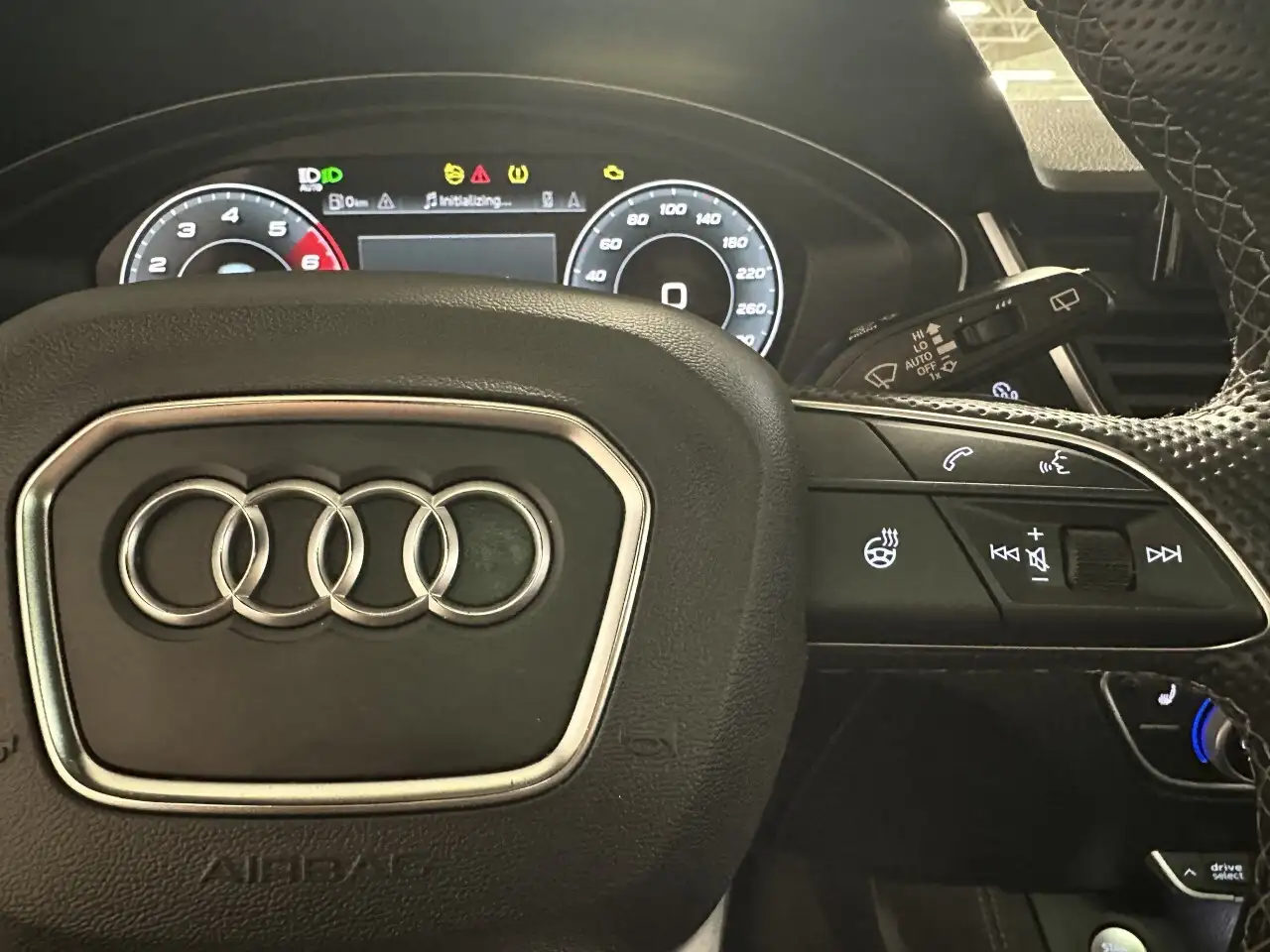 Audi SQ5 снимка Audi SQ5