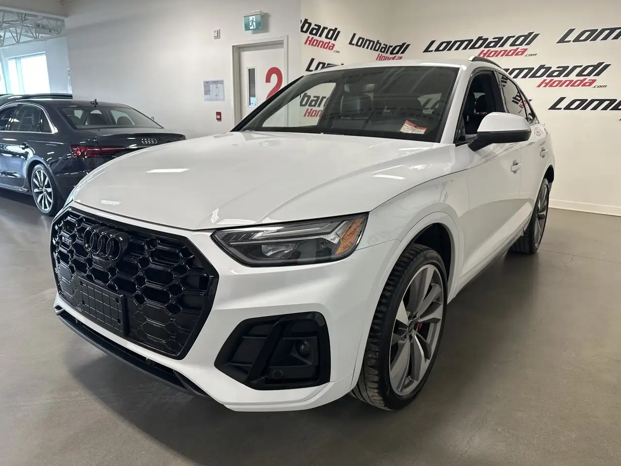 Audi SQ5 снимка Audi SQ5