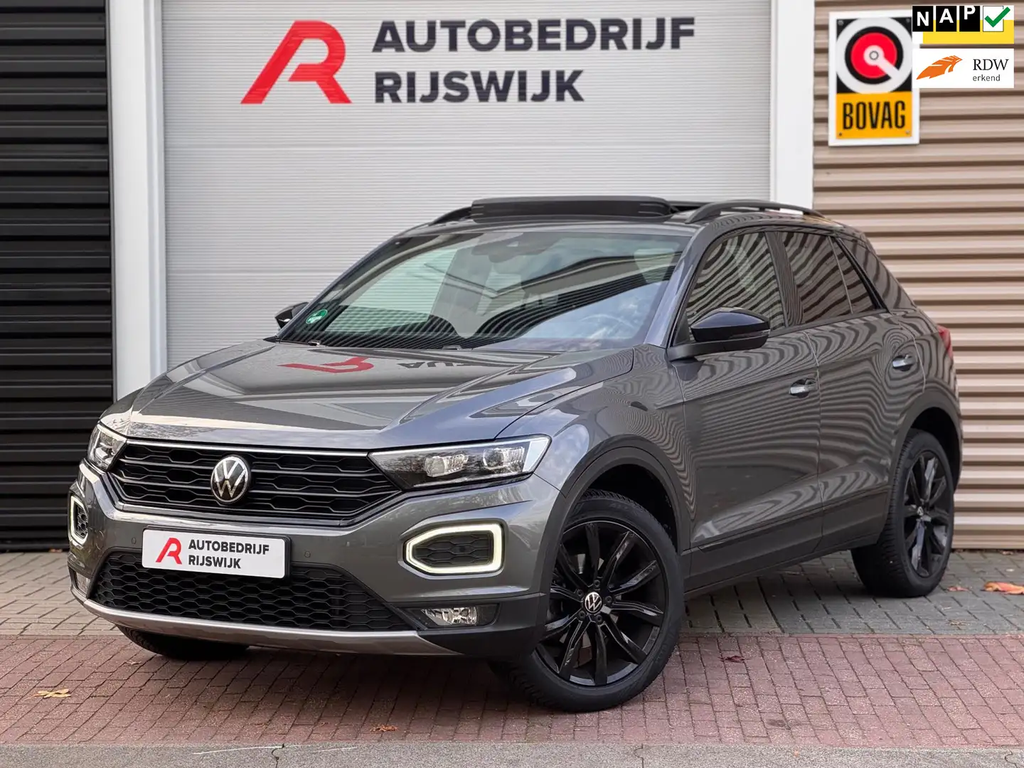 Volkswagen T-Roc 1.5 TSI Sport Pano/Virtual/Camera/Keyless Gris - 1