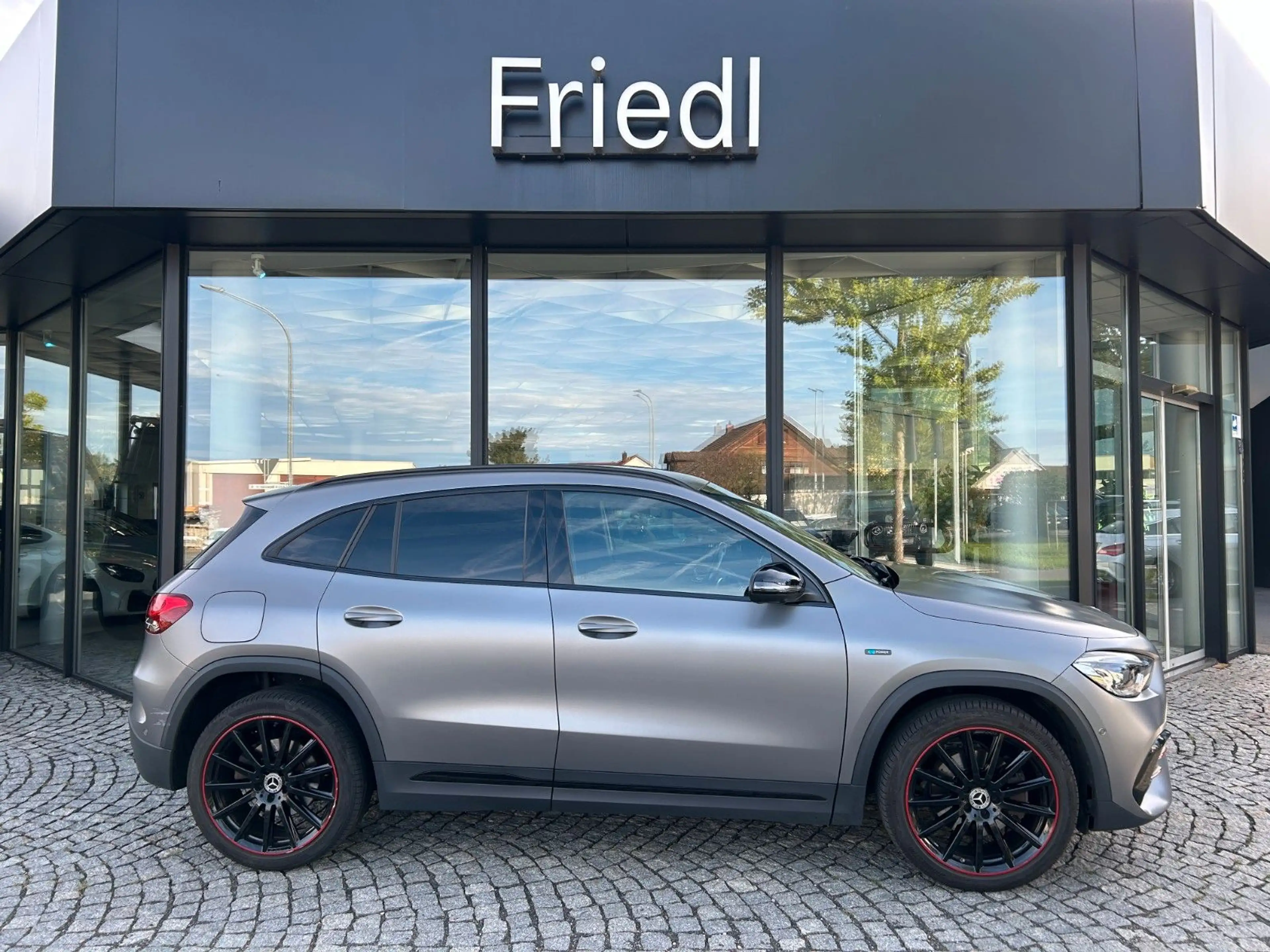 Mercedes-Benz GLA 250 e AMG, MULTIBEAM, NIGHT, 360, AHK — photo 2