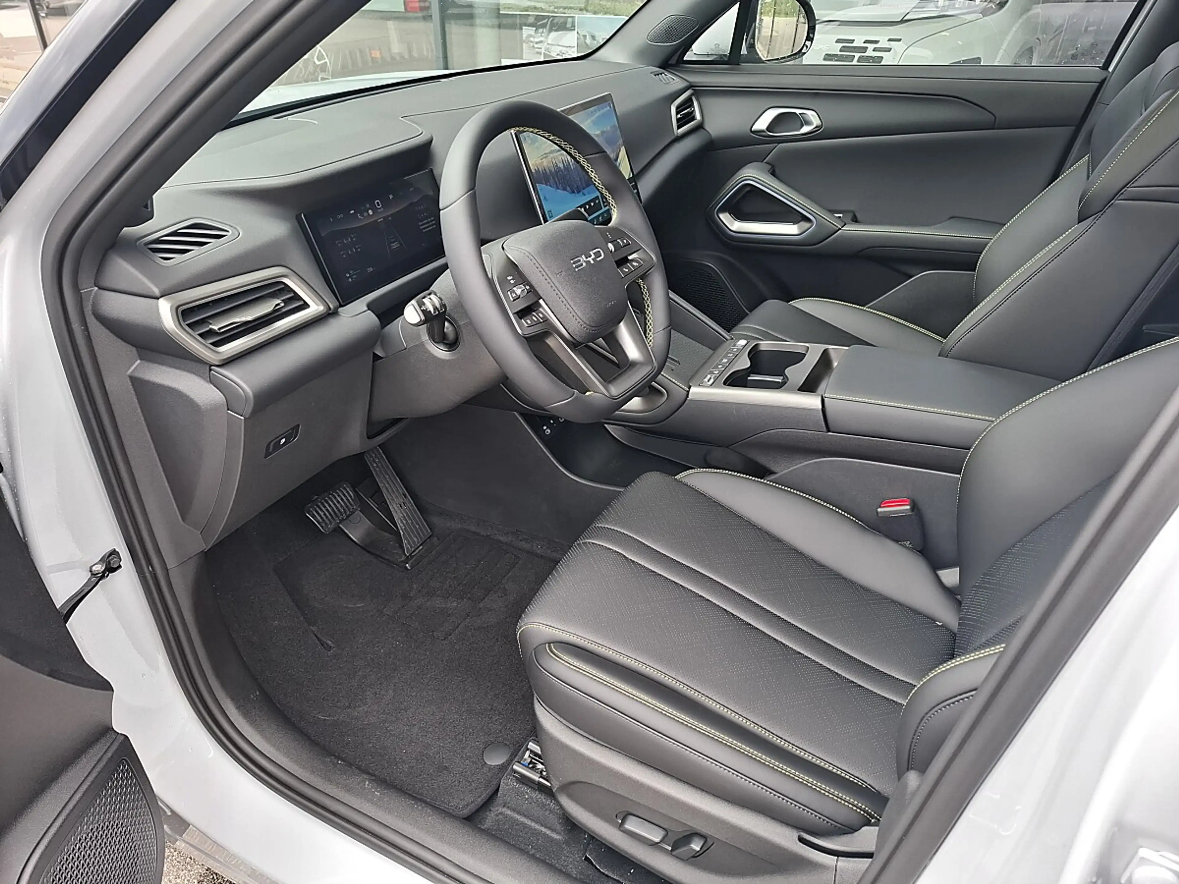 BYD Atto 2 Atto2 DM-i PHEV 18kWh Boost Österreich Paket — photo 9