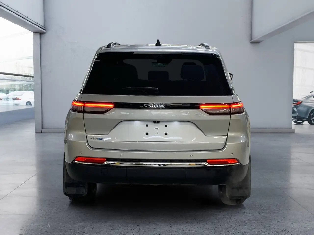 Jeep Grand Cherokee снимка Jeep Grand Cherokee