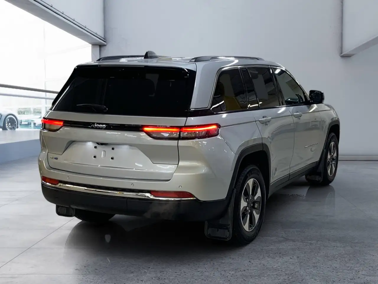 Jeep Grand Cherokee снимка Jeep Grand Cherokee