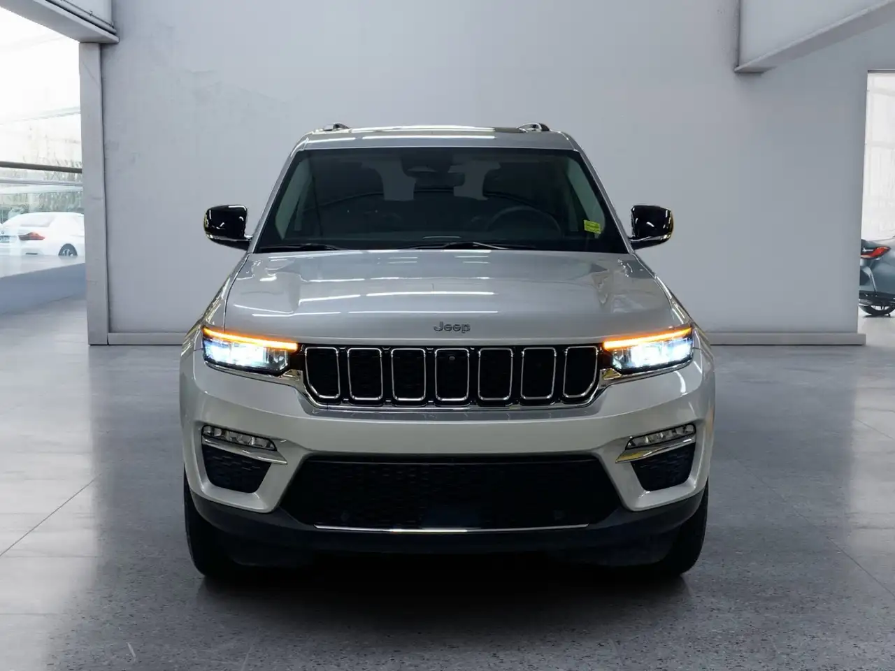Jeep Grand Cherokee снимка Jeep Grand Cherokee