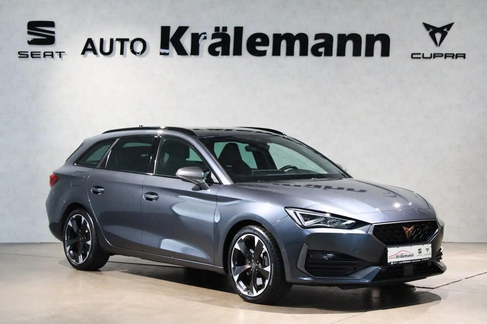 CUPRA Leon Sportstourer 2,0 TSI DSG*Navi*AHK*PanoDach - 1