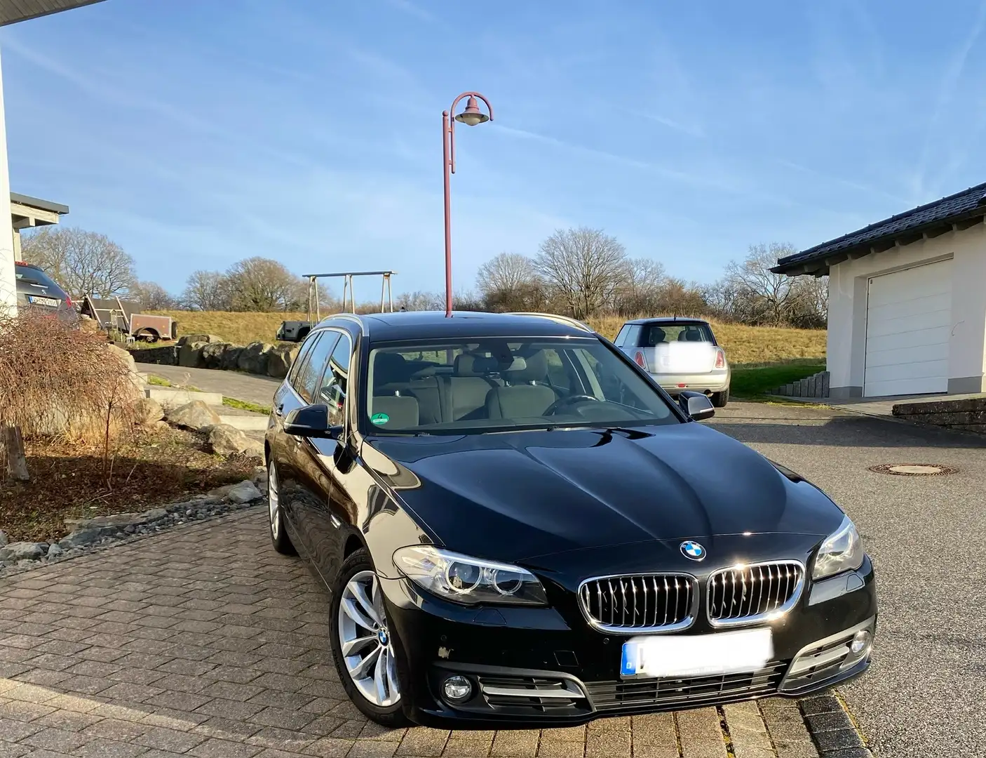 BMW 525 525 d xDrive Allrad, Panorama, AHK , TÜV neu Schwarz - 2