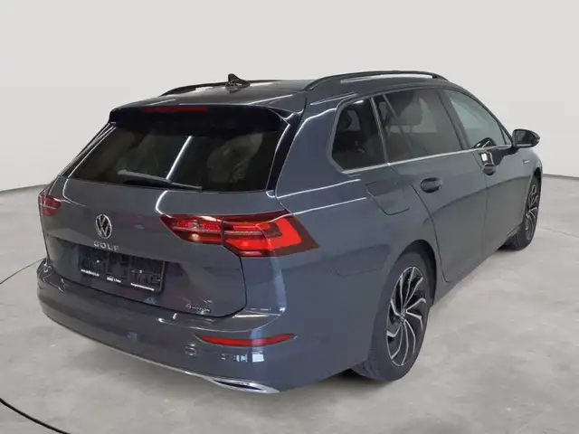 Volkswagen Golf view 4